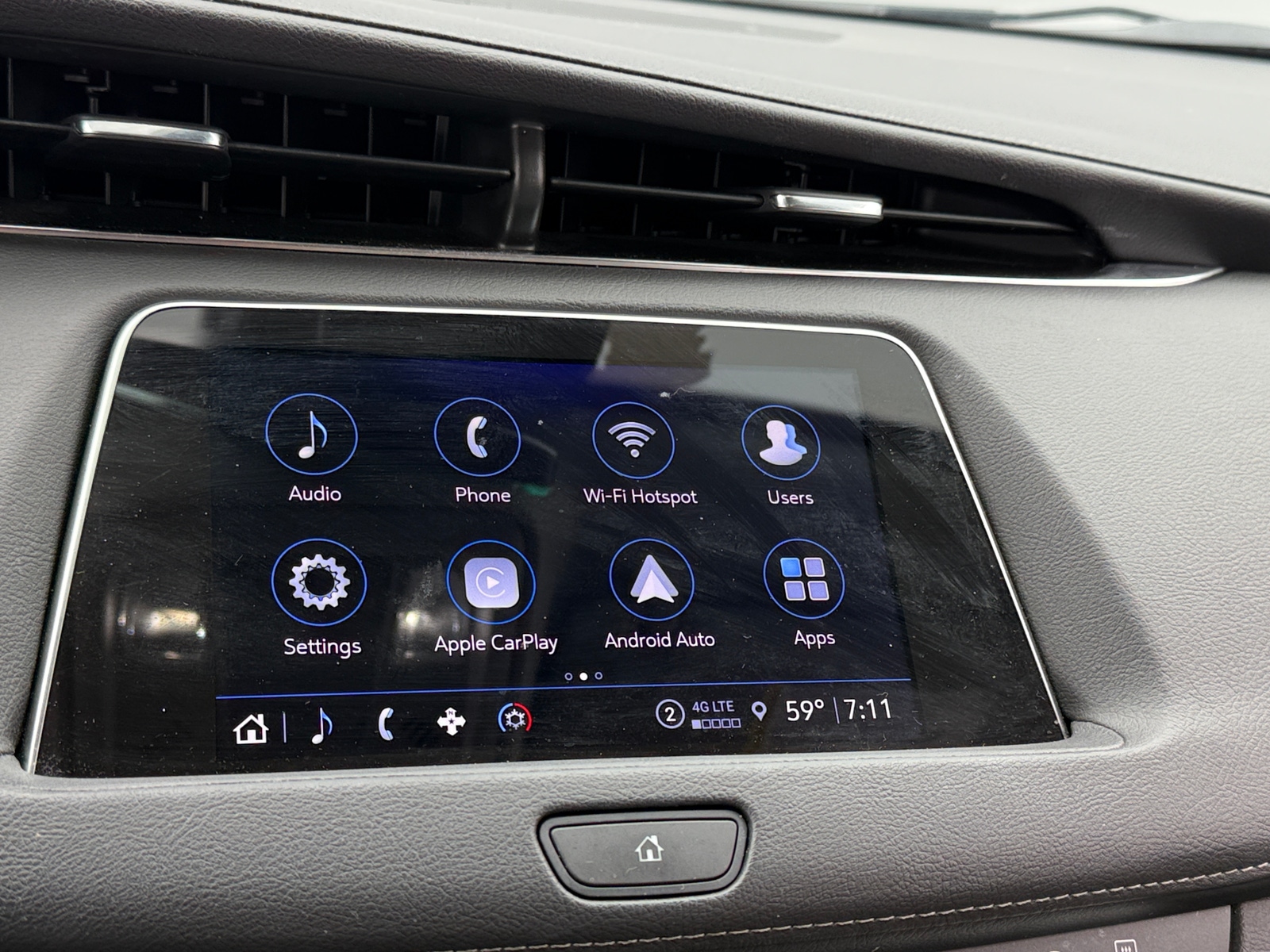 Thumbnail: 2023 Cadillac XT4 - 3