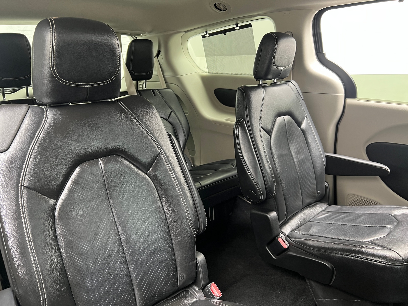 Thumbnail: 2022 Chrysler Pacifica - 5