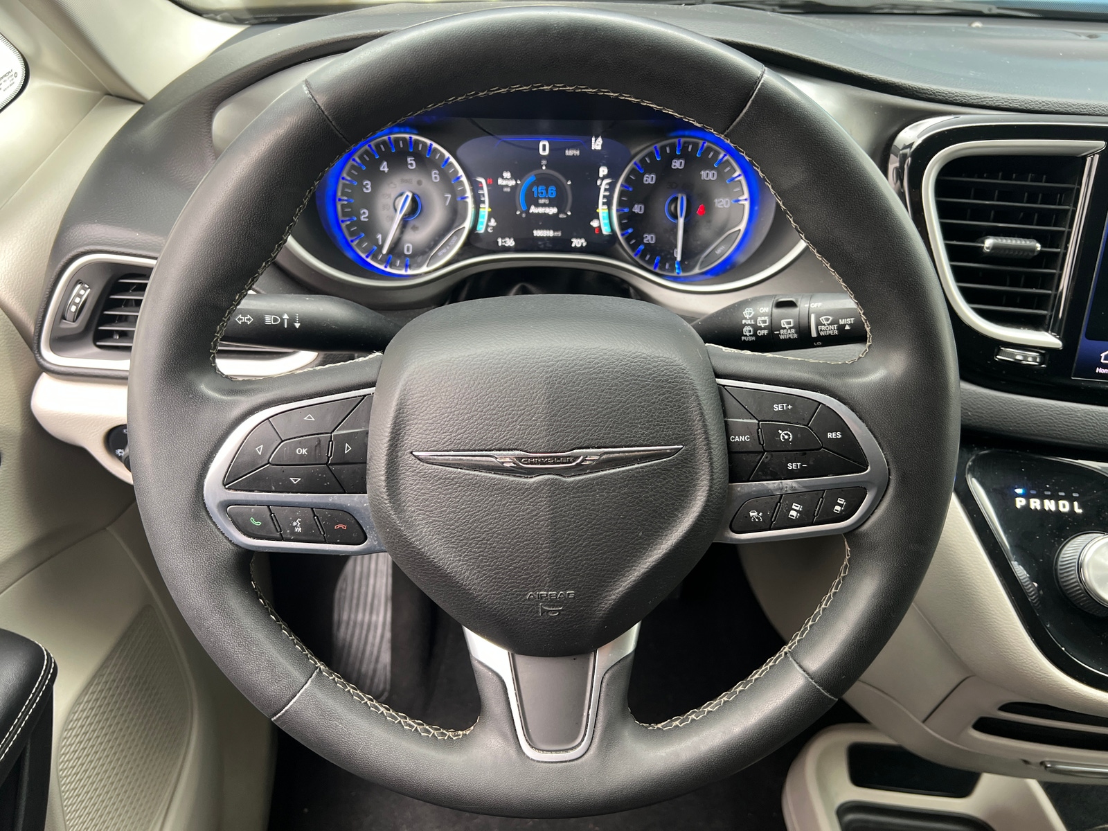 Thumbnail: 2022 Chrysler Pacifica - 4