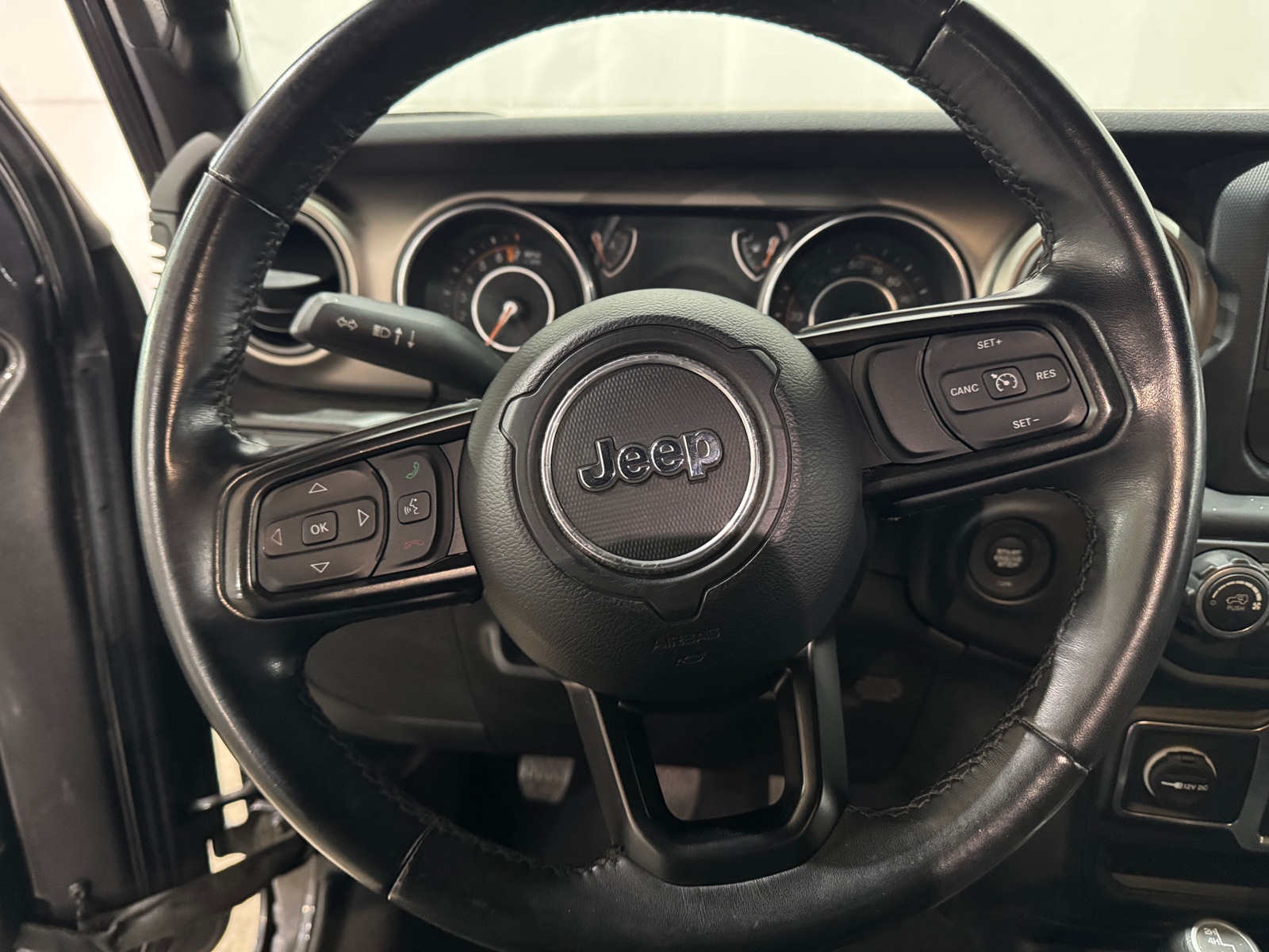 Thumbnail: 2019 Jeep Wrangler - 5