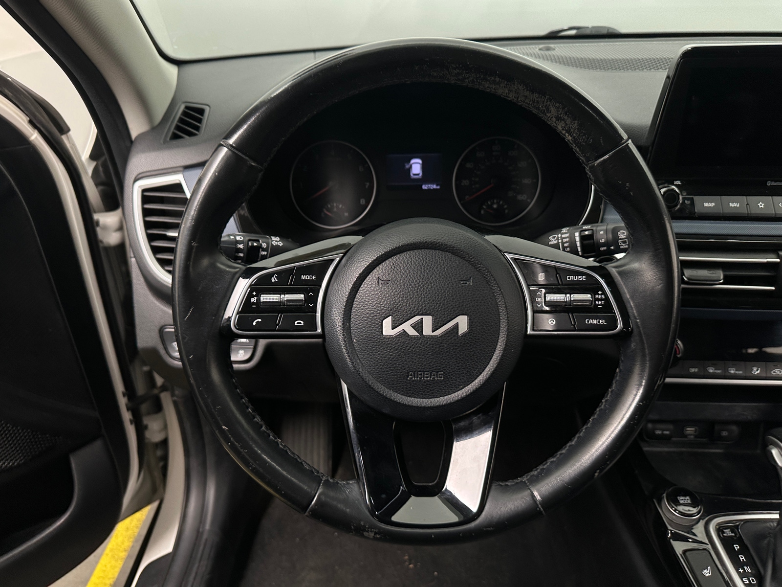 Thumbnail: 2023 Kia Seltos - 4
