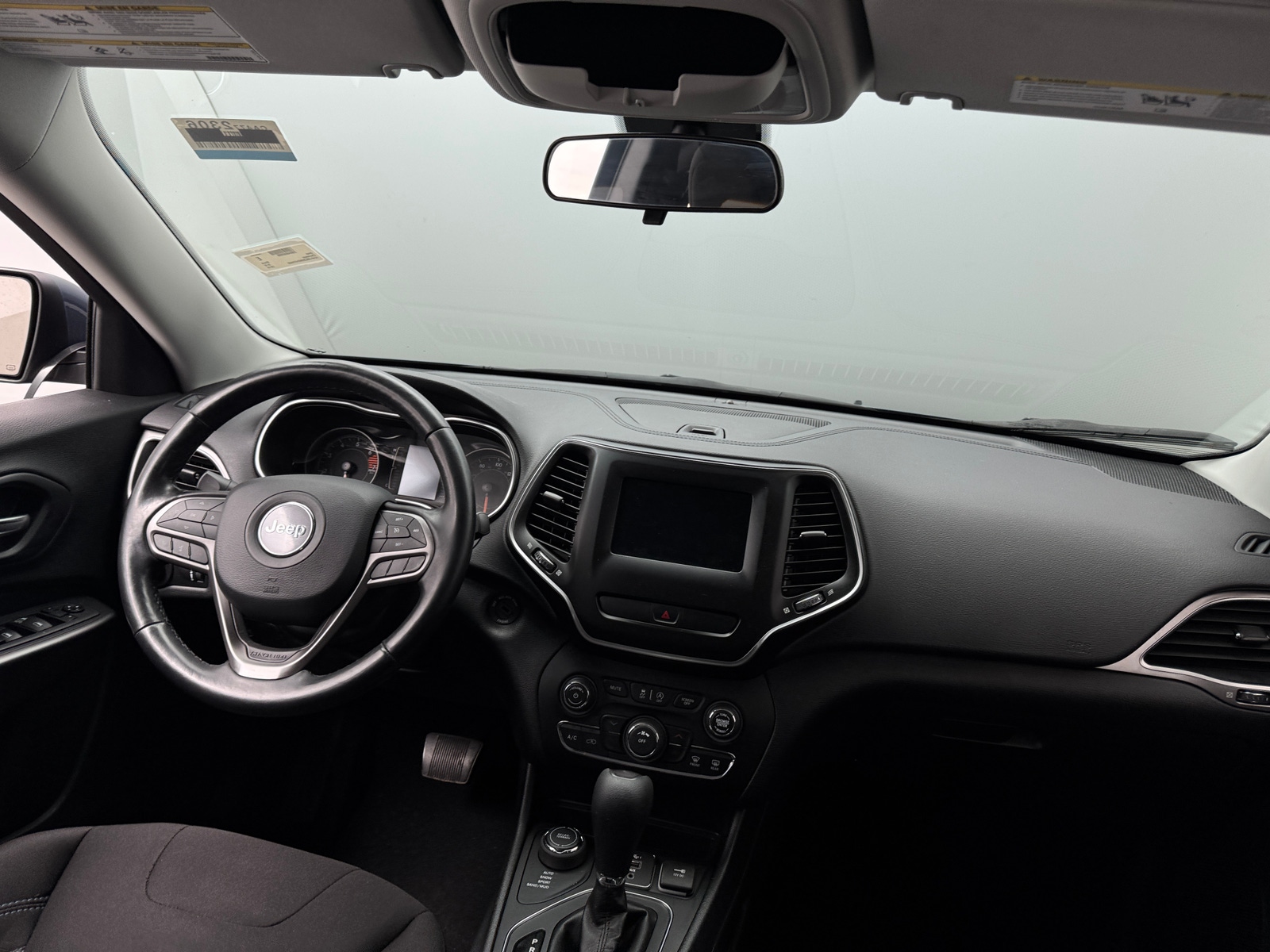 Thumbnail: 2019 Jeep Cherokee - 3