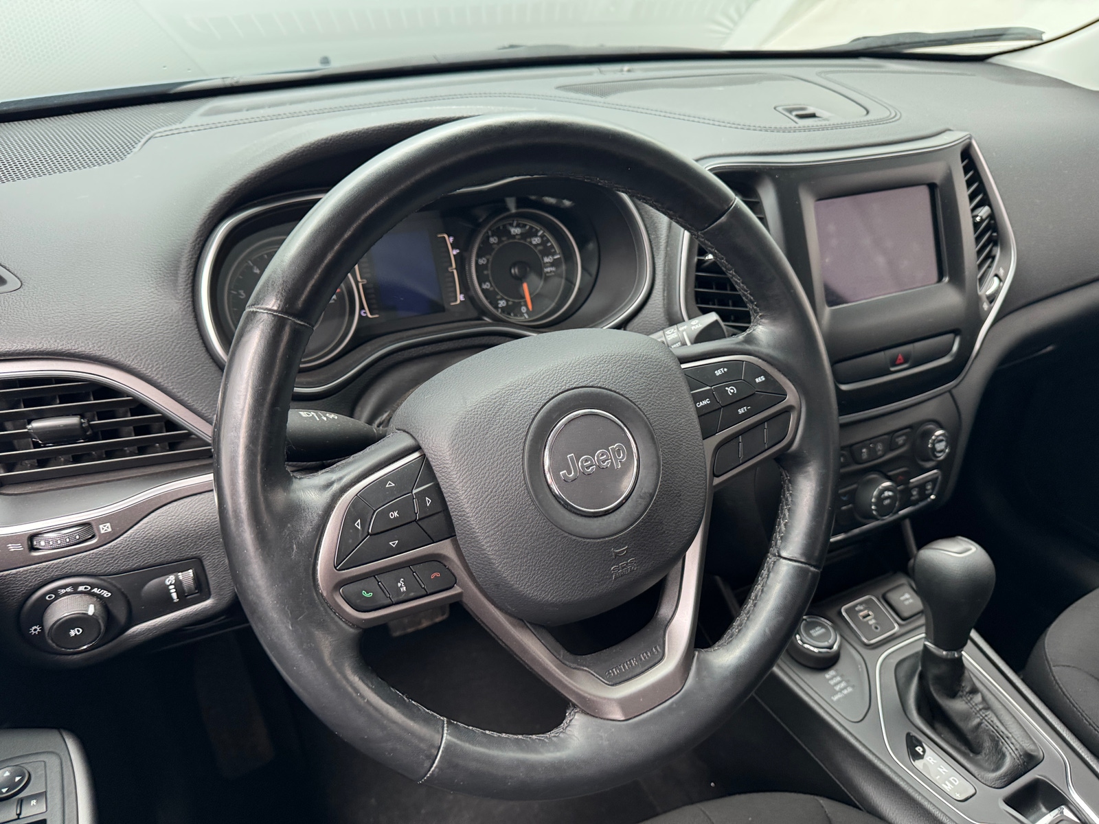 Thumbnail: 2019 Jeep Cherokee - 5