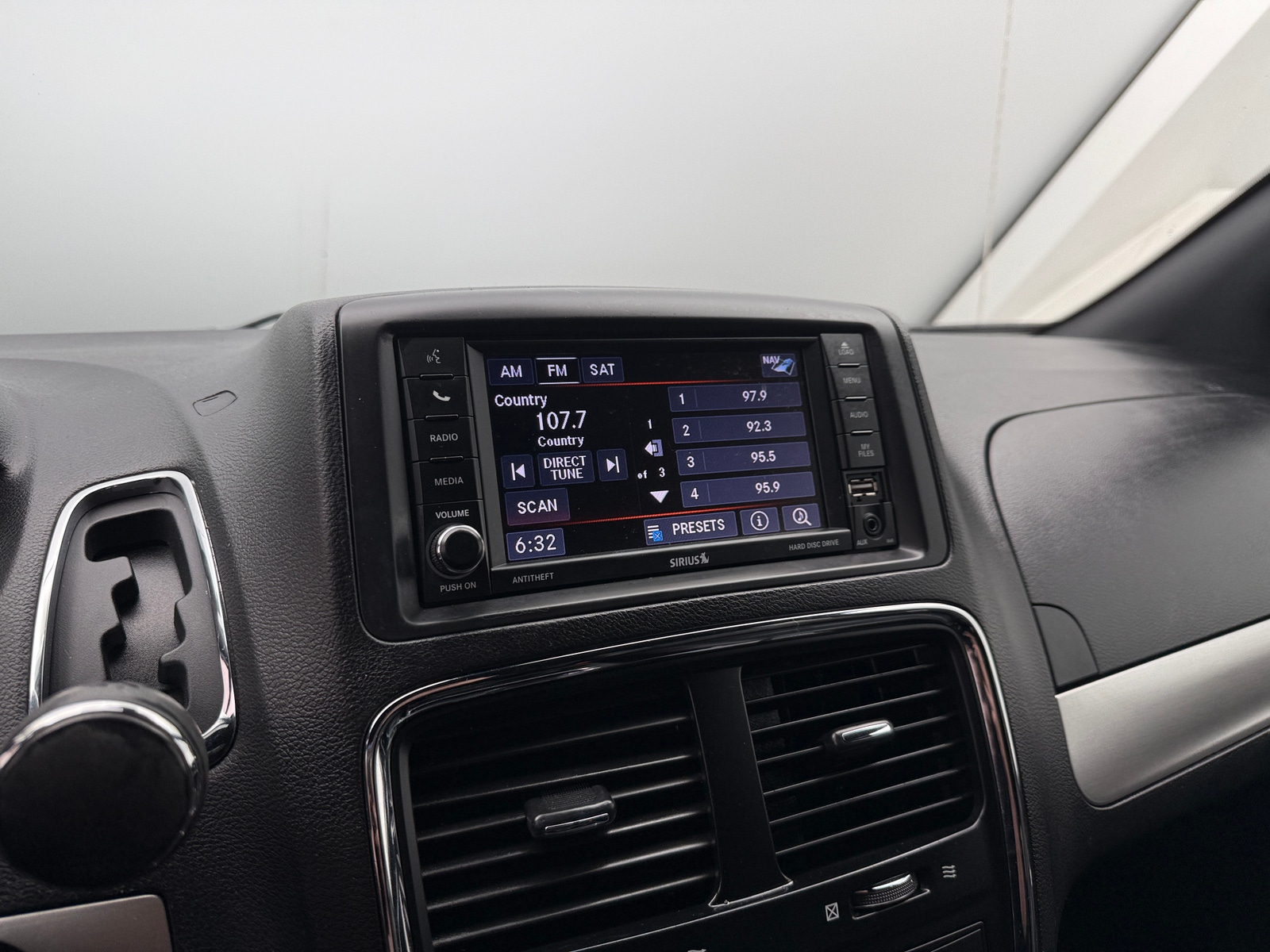 Thumbnail: 2019 Dodge Grand Caravan - 3