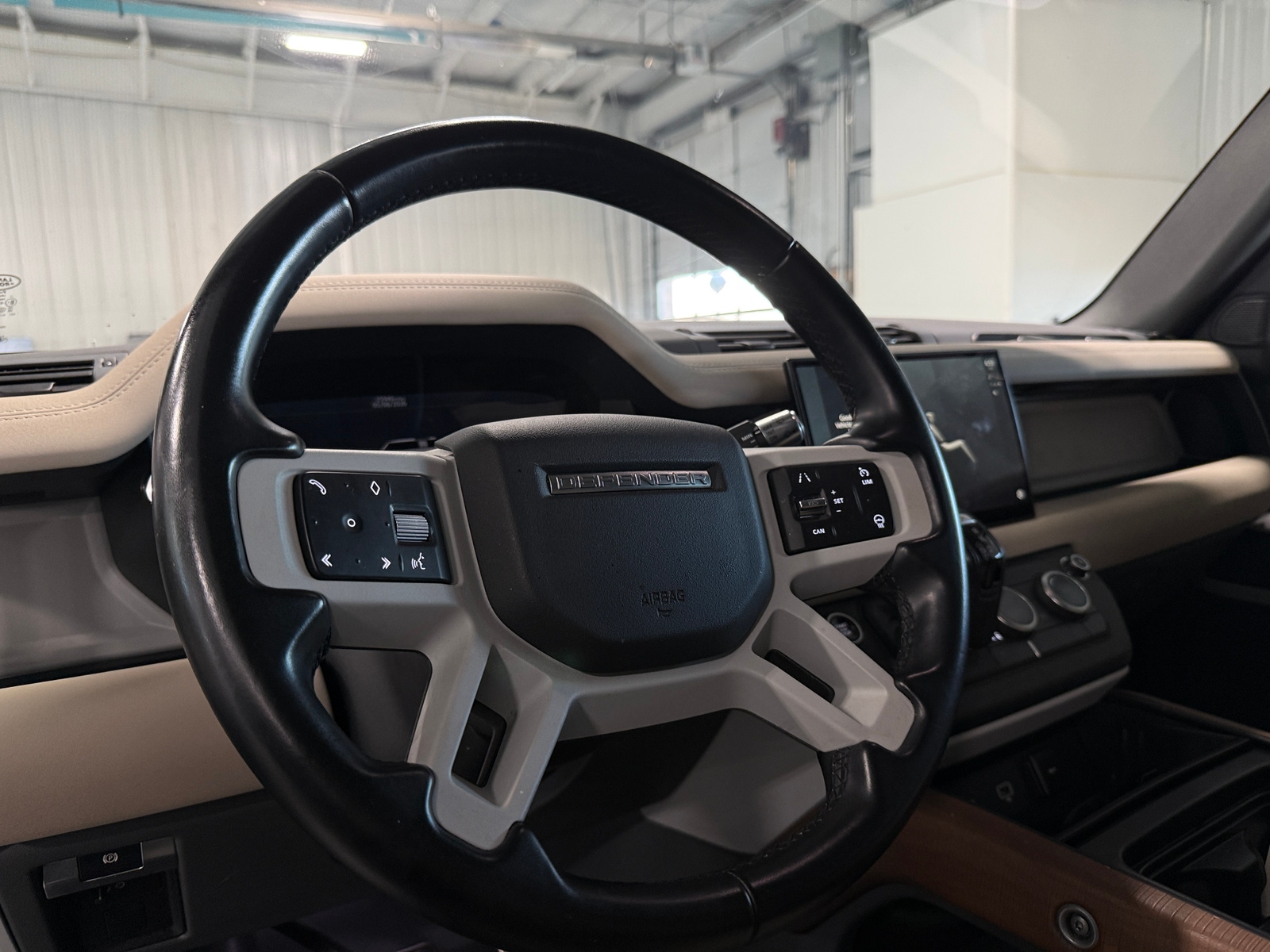 Thumbnail: 2022 Land Rover Defender - 4
