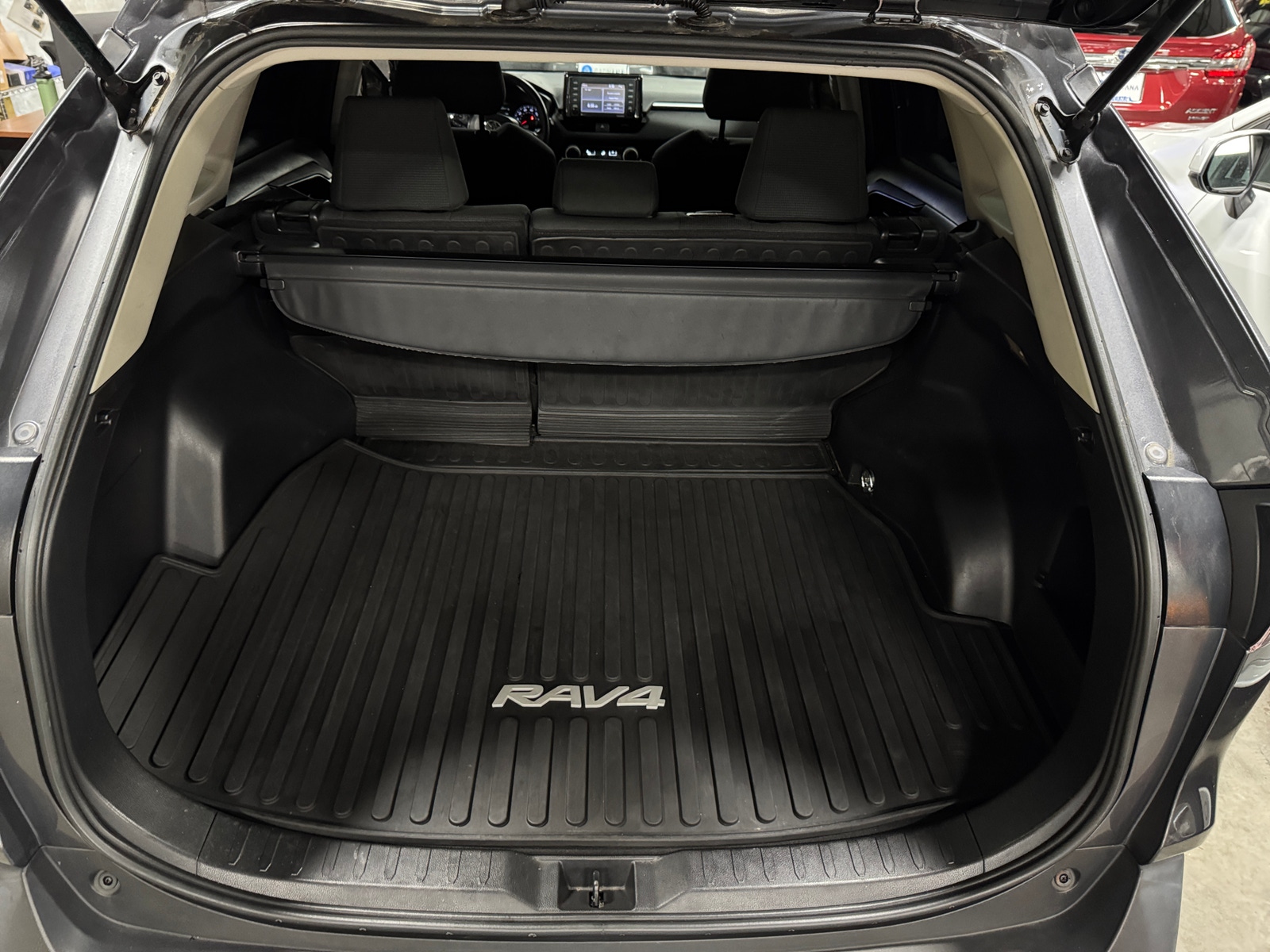Thumbnail: 2021 Toyota RAV4 - 7