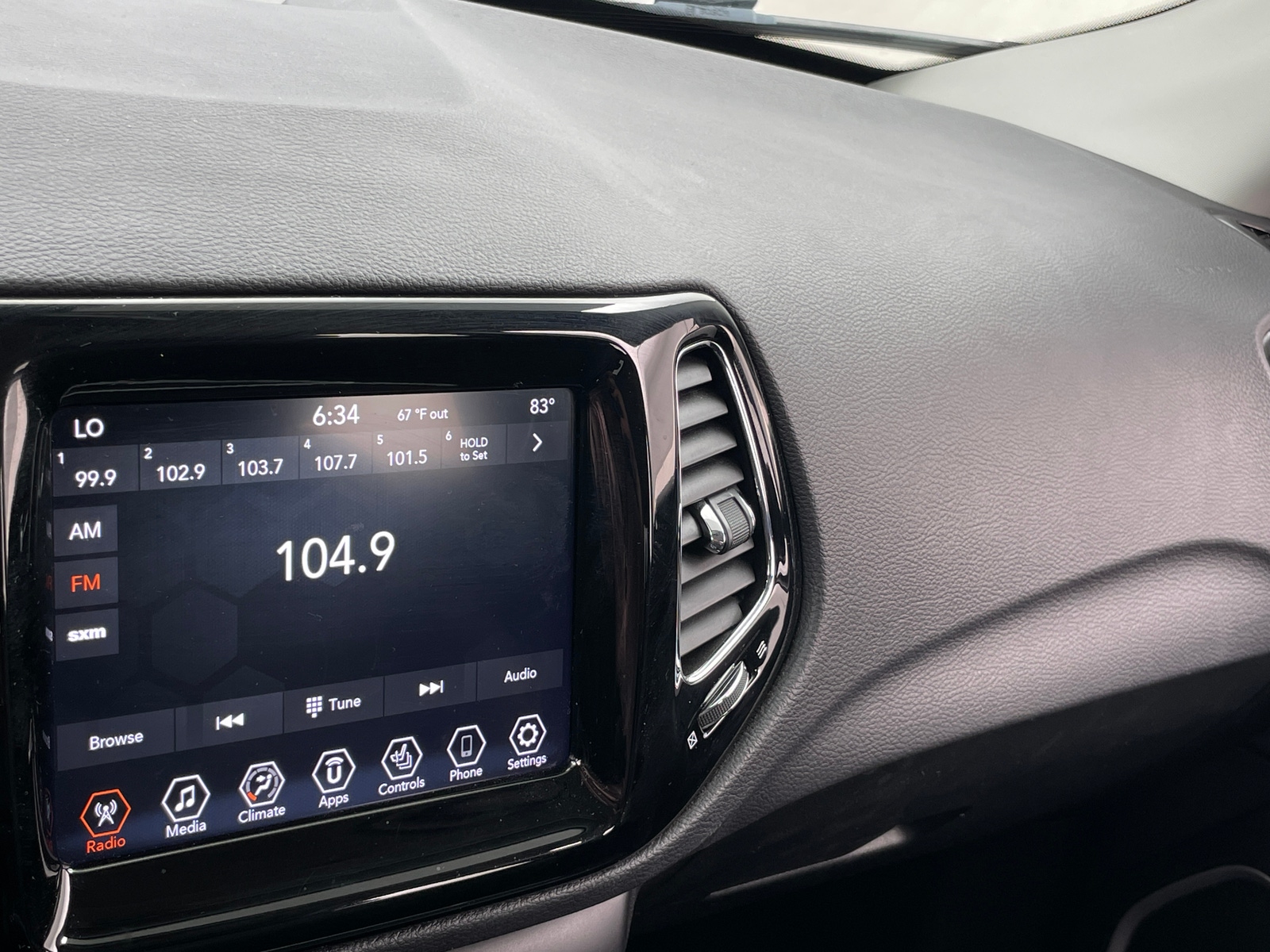 Thumbnail: 2019 Jeep Compass - 3