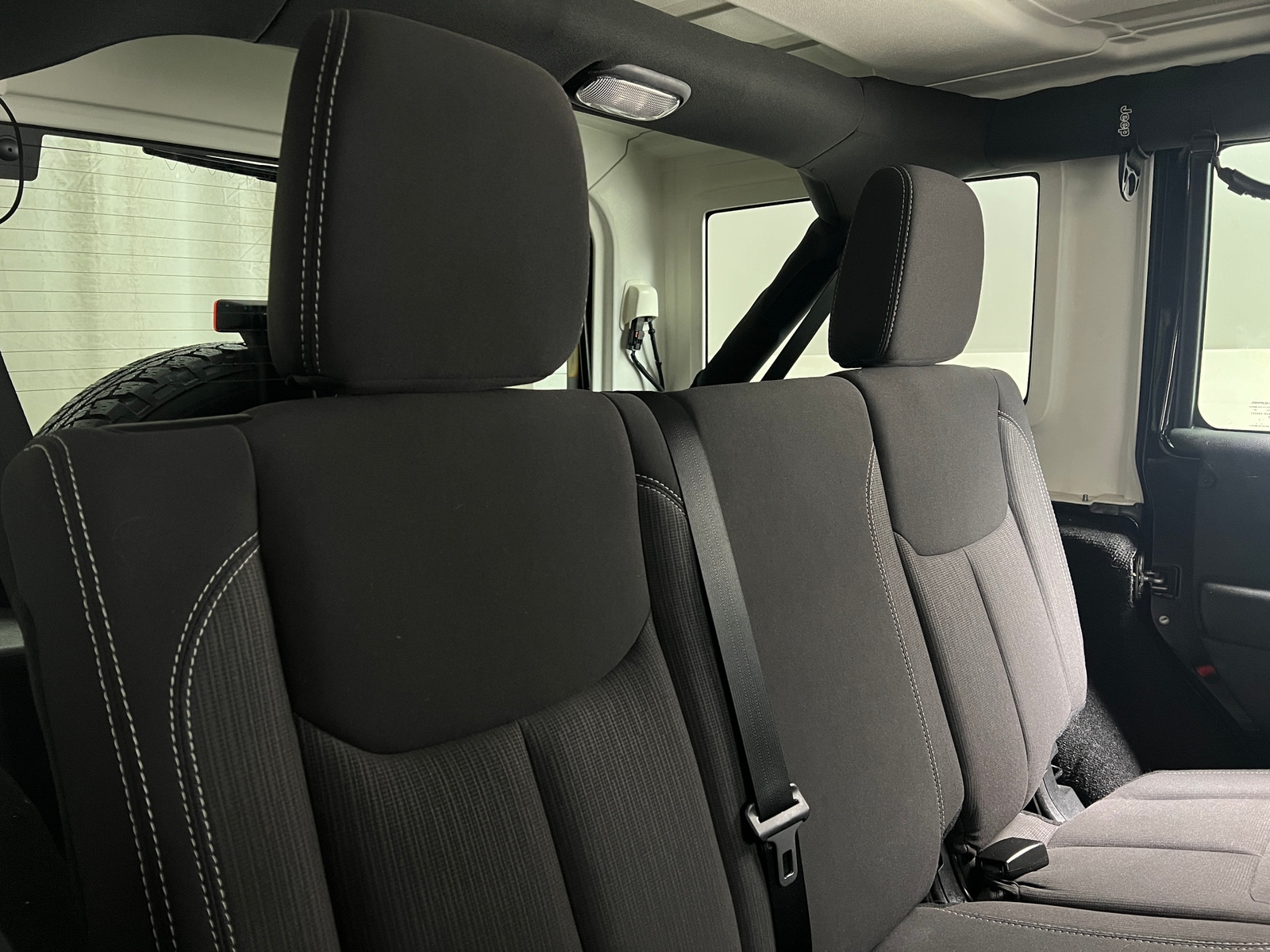 Thumbnail: 2014 Jeep Wrangler - 6