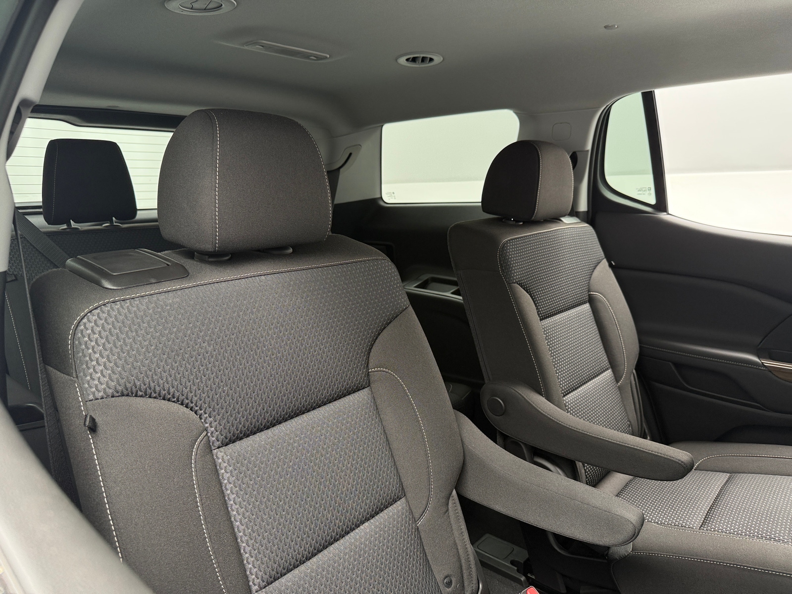 Thumbnail: 2023 GMC Acadia - 6