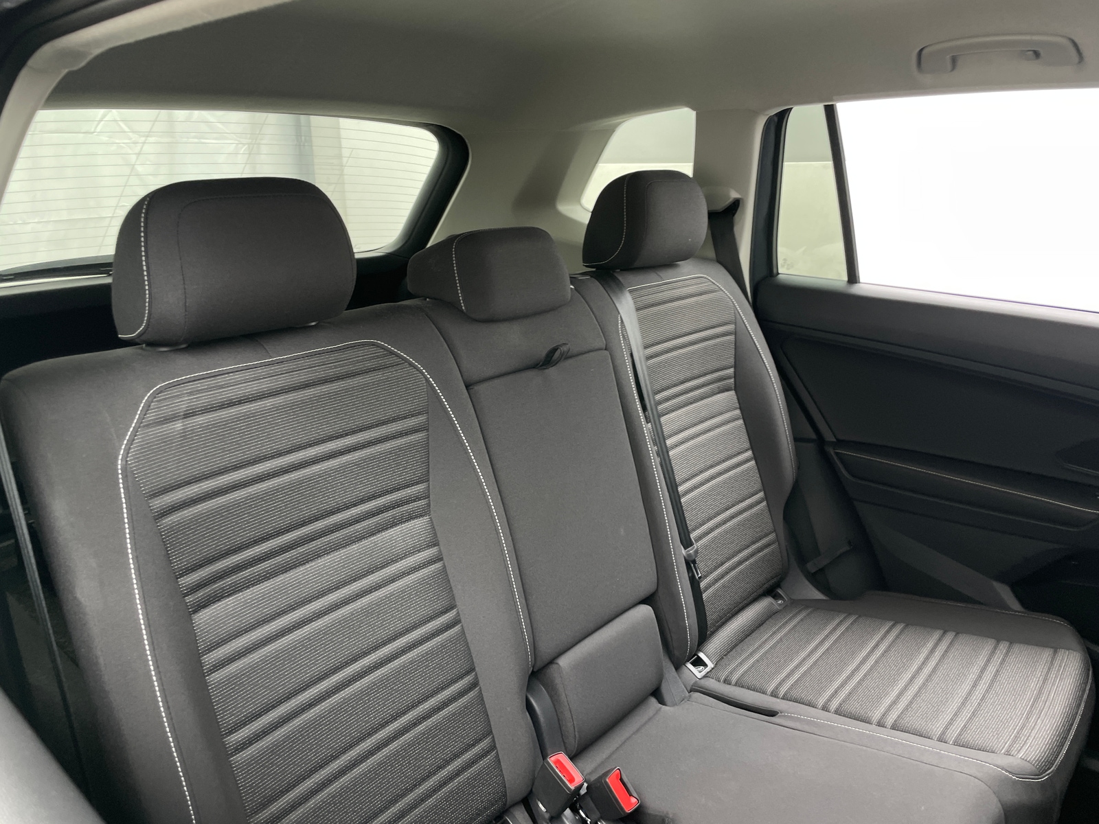 Thumbnail: 2023 Volkswagen Tiguan - 6