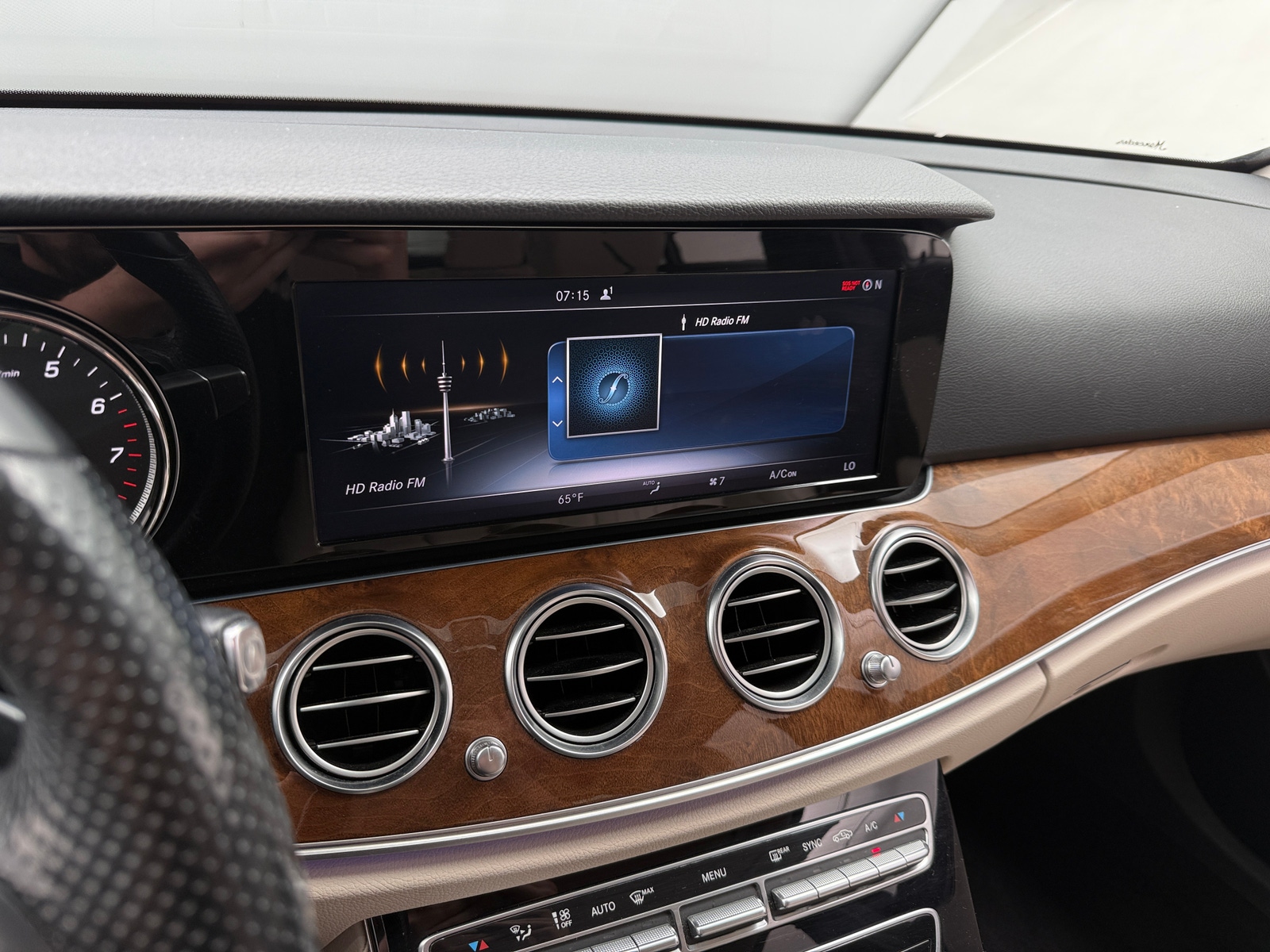 Thumbnail: 2017 Mercedes-Benz E-Class - 3