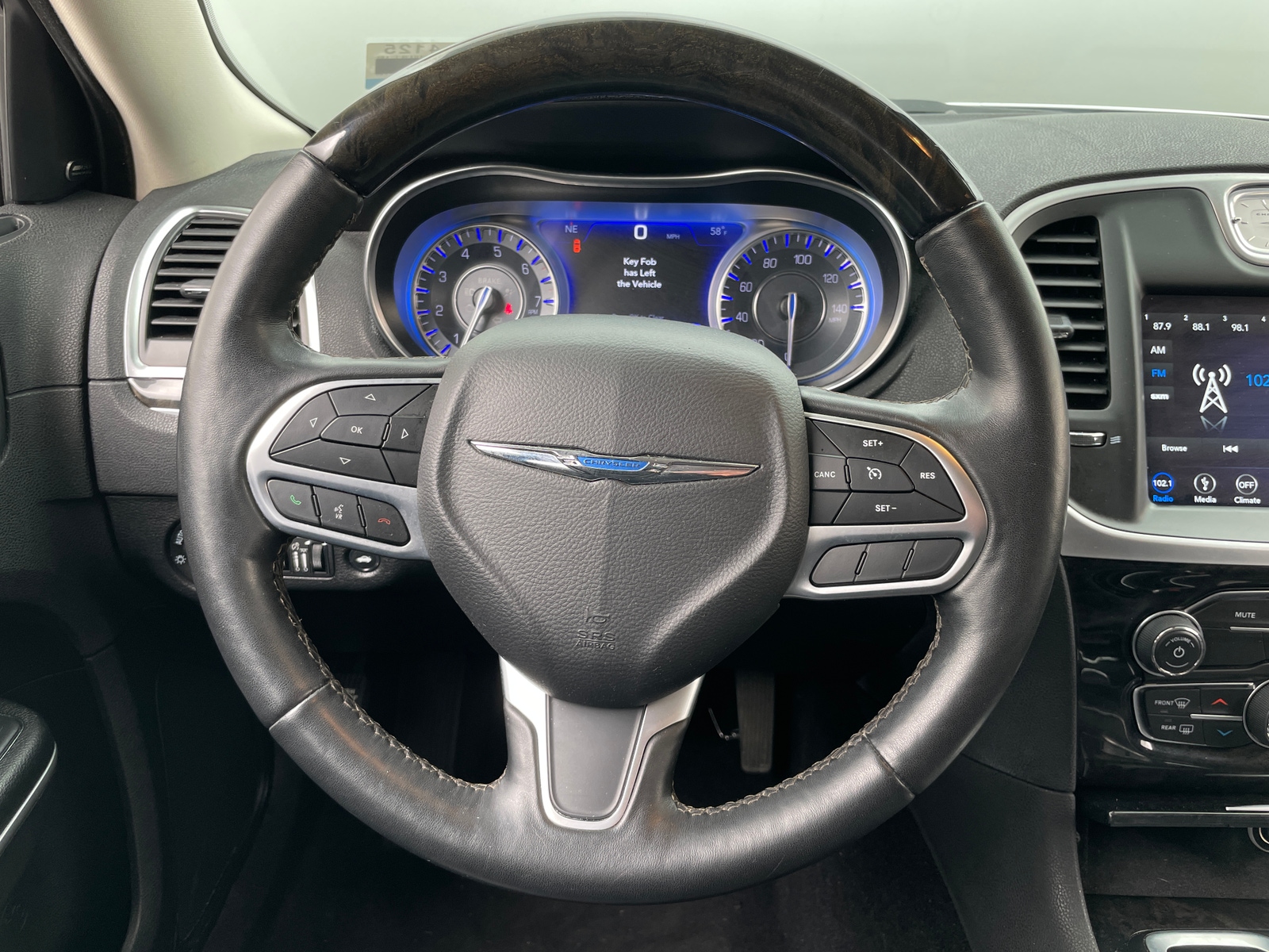 Thumbnail: 2019 Chrysler 300 - 4