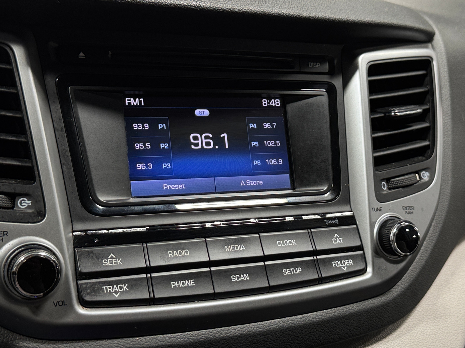 Thumbnail: 2016 Hyundai Tucson - 4