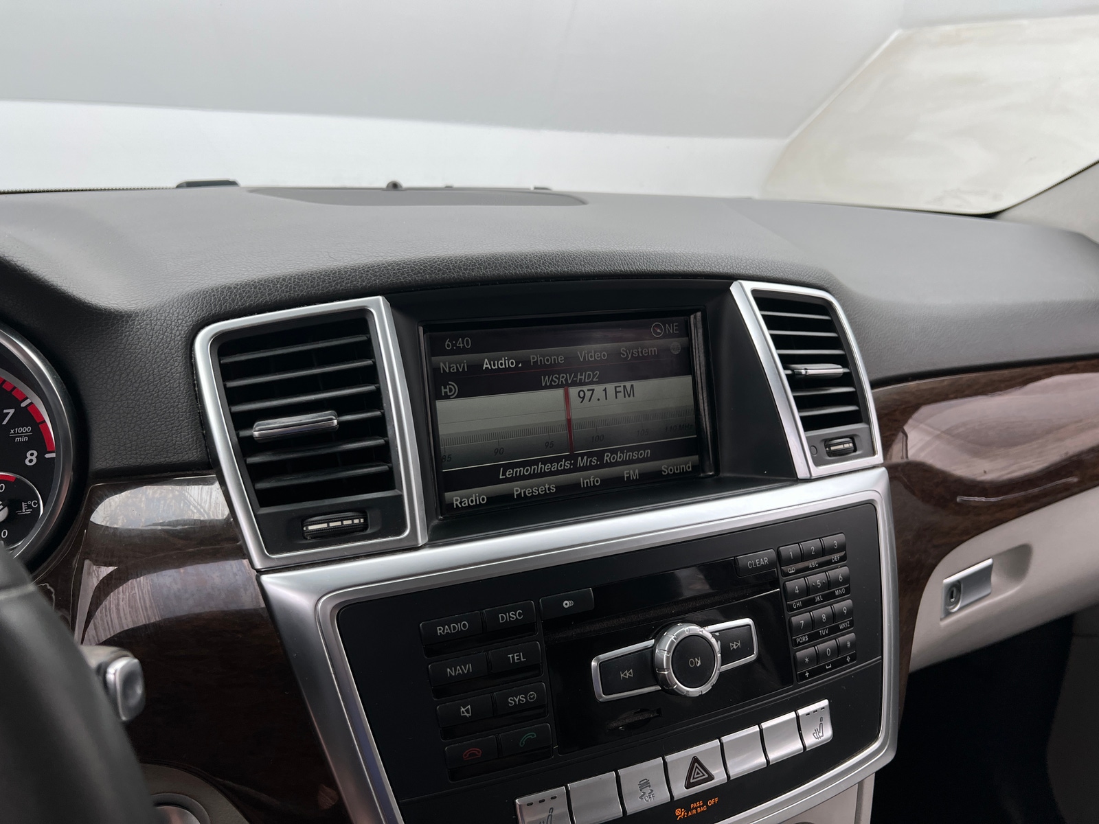Thumbnail: 2014 Mercedes-Benz M-Class - 3