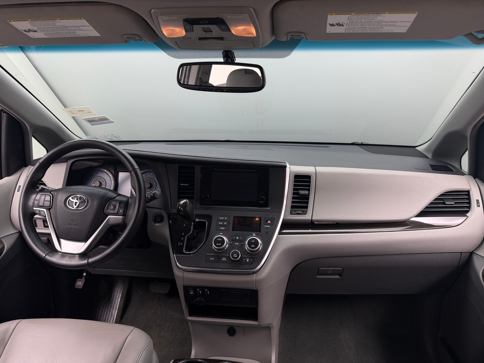 Thumbnail: 2017 Toyota Sienna - 2