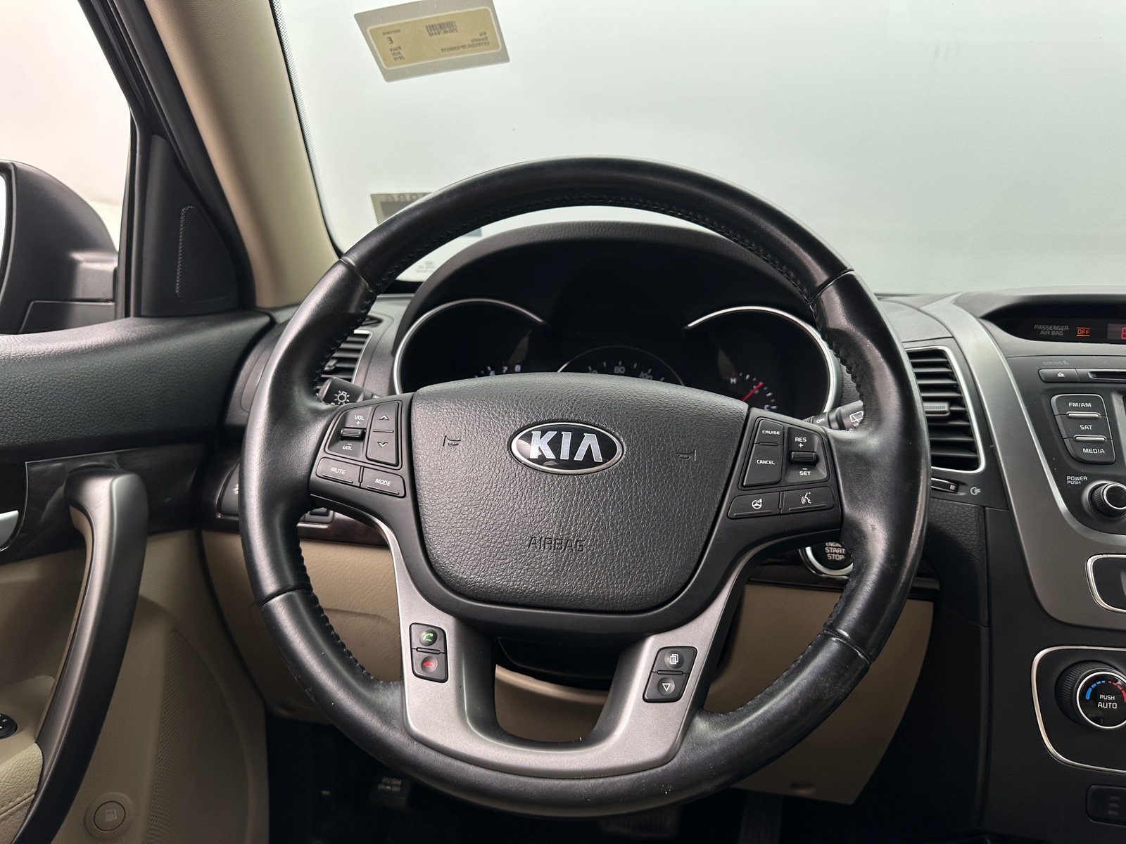 Thumbnail: 2015 Kia Sorento - 4