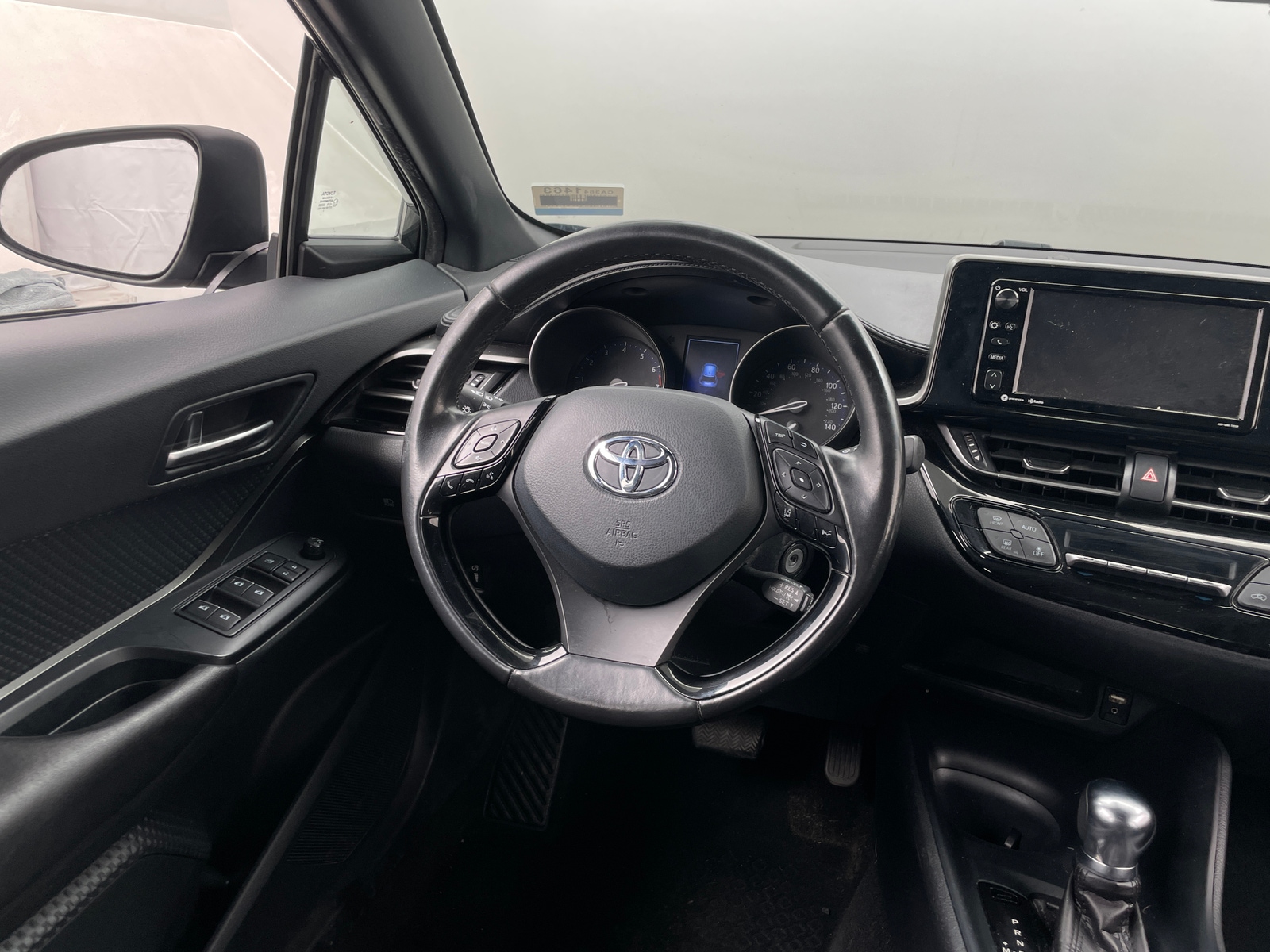 Thumbnail: 2018 Toyota C-HR - 5
