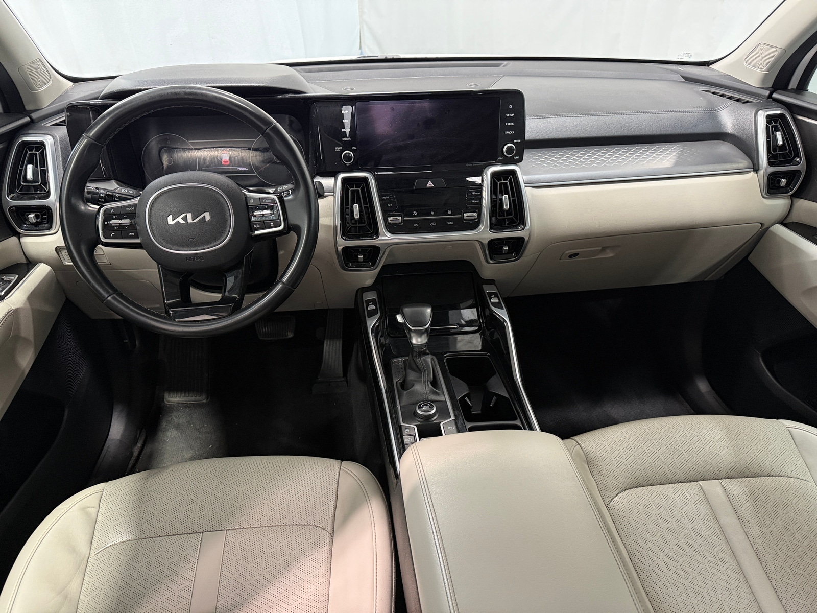 Thumbnail: 2022 Kia Sorento - 2