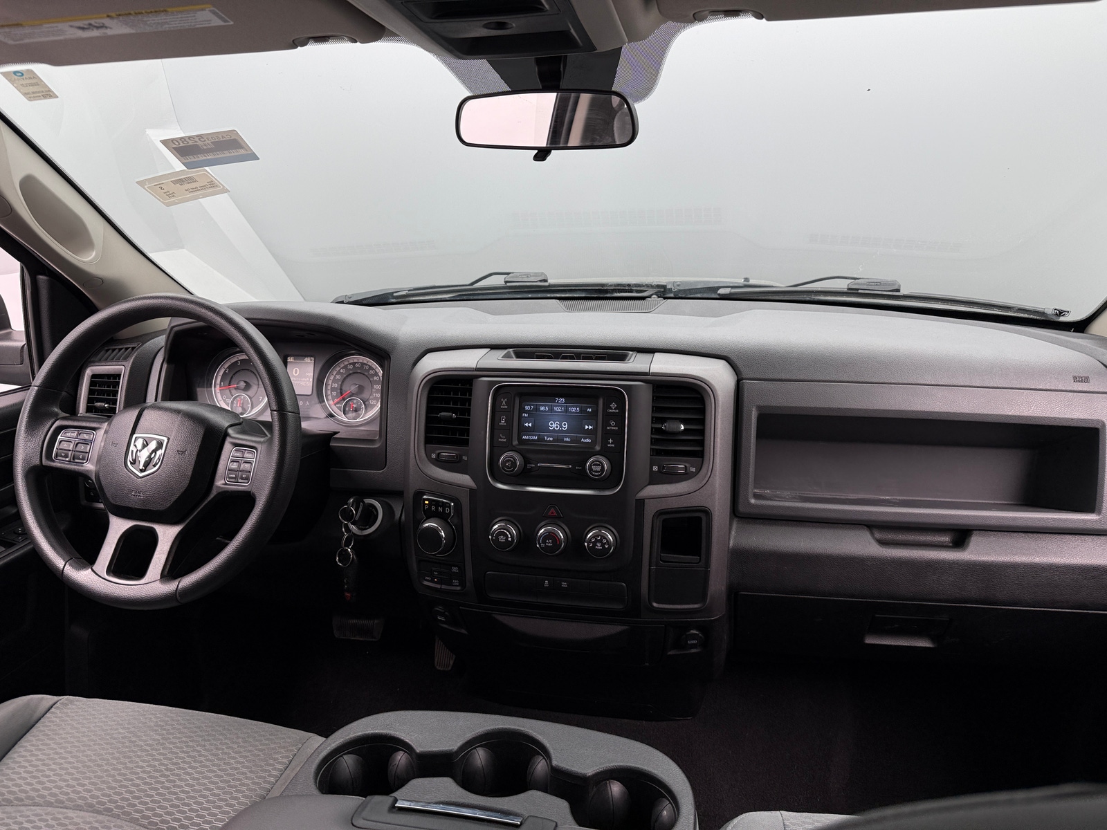 Thumbnail: 2019 RAM 1500 Classic - 3