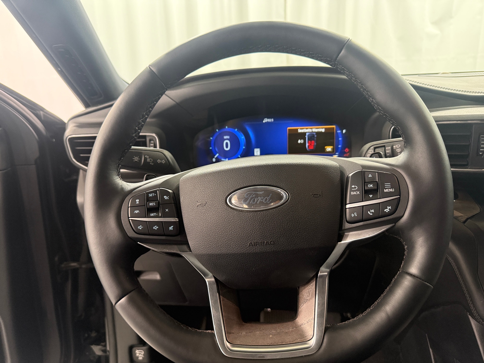 Thumbnail: 2020 Ford Explorer - 4