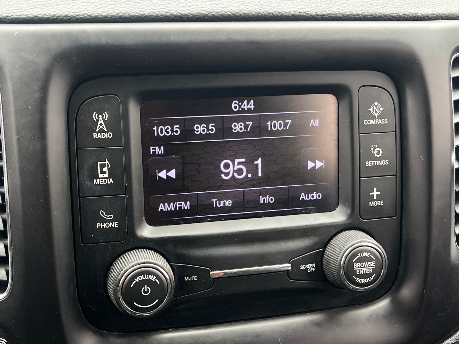 Thumbnail: 2018 Jeep Compass - 4