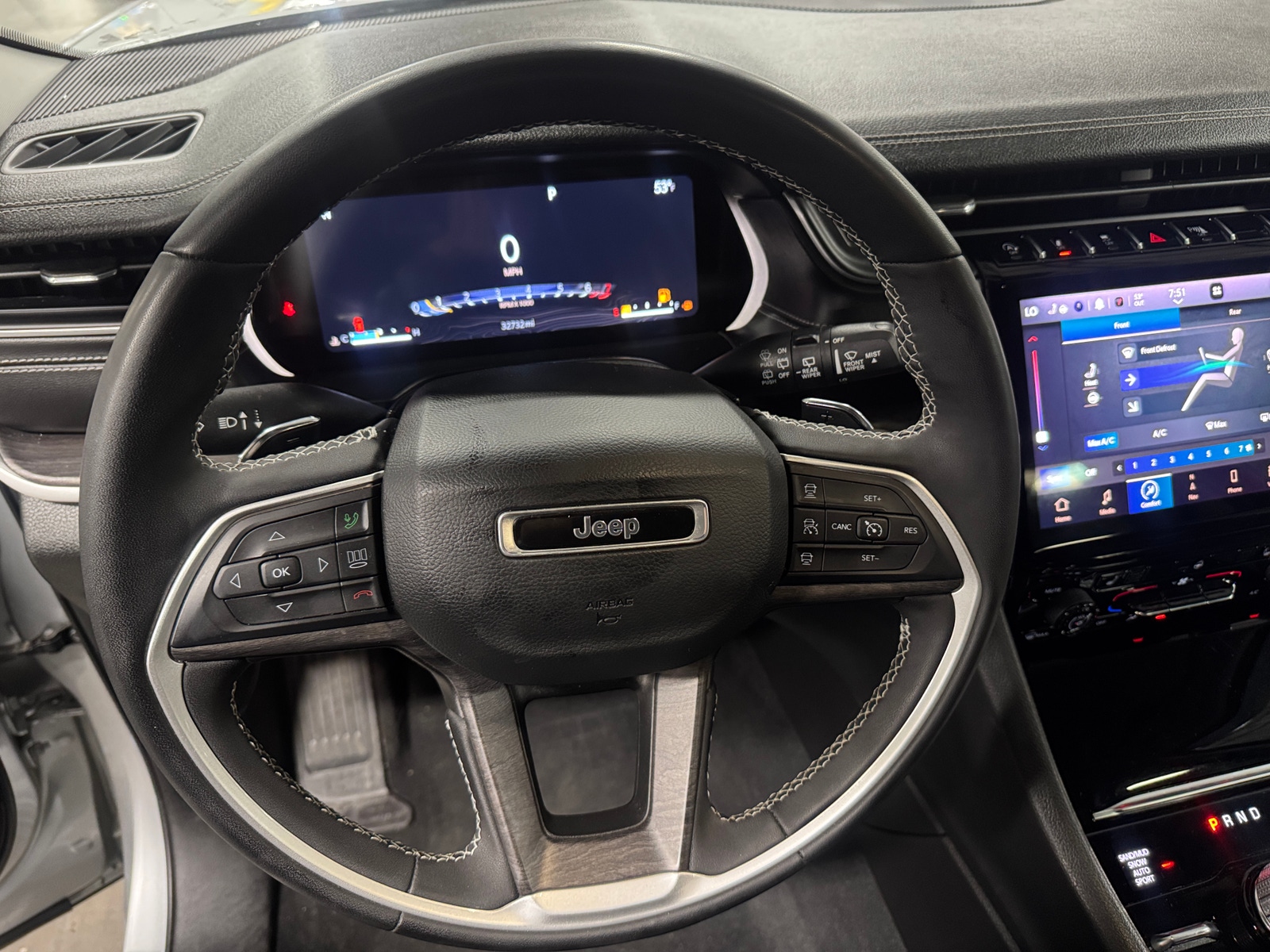 Thumbnail: 2023 Jeep Grand Cherokee L - 4