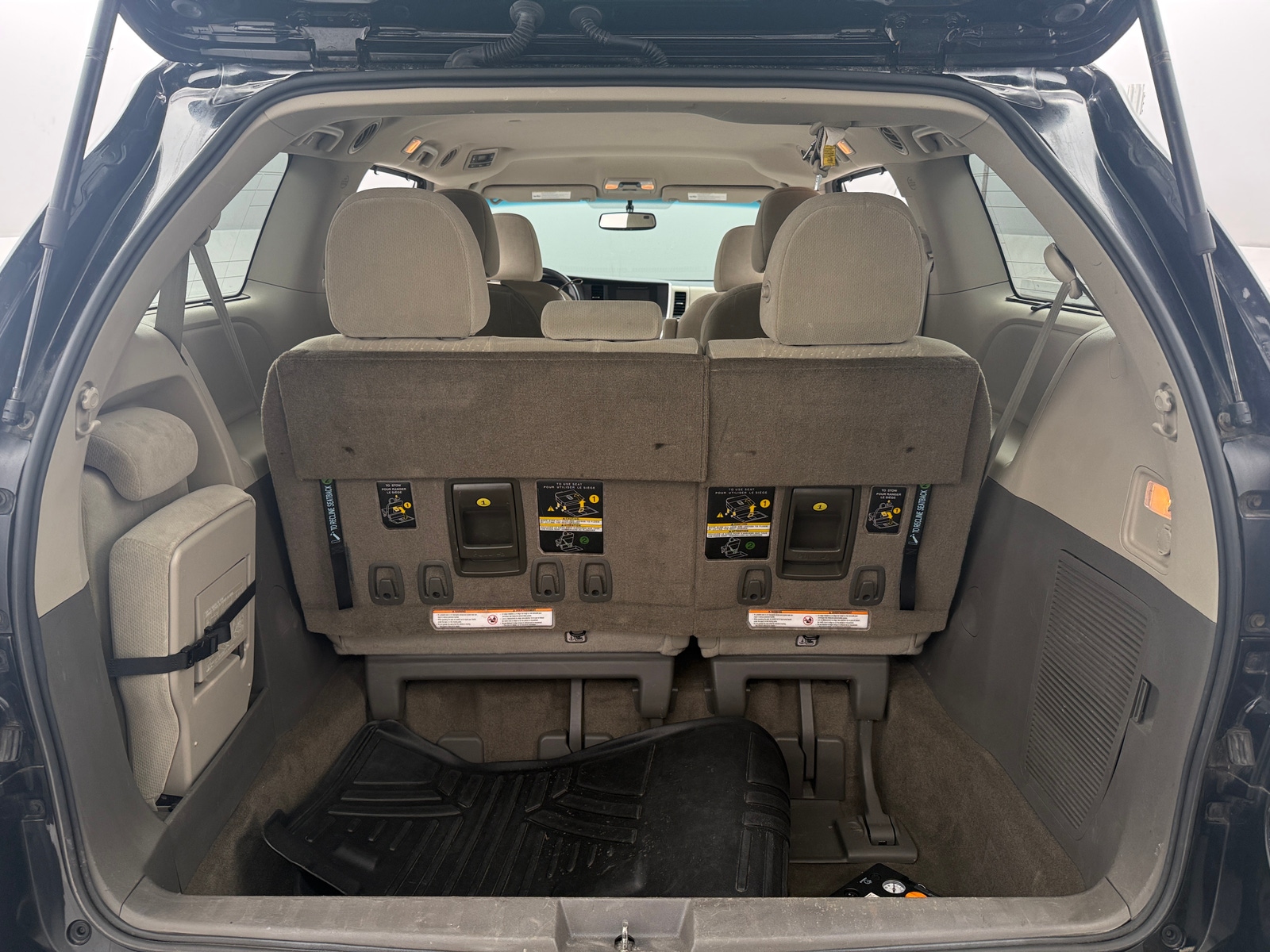 Thumbnail: 2017 Toyota Sienna - 7