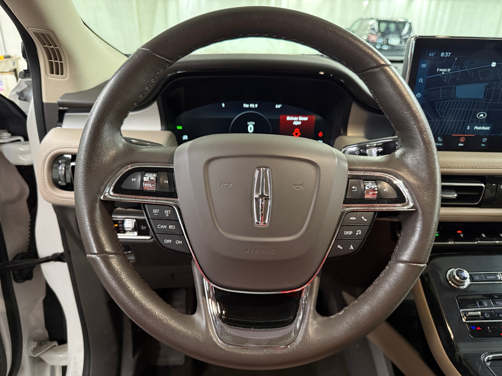Thumbnail: 2023 Lincoln Nautilus - 4