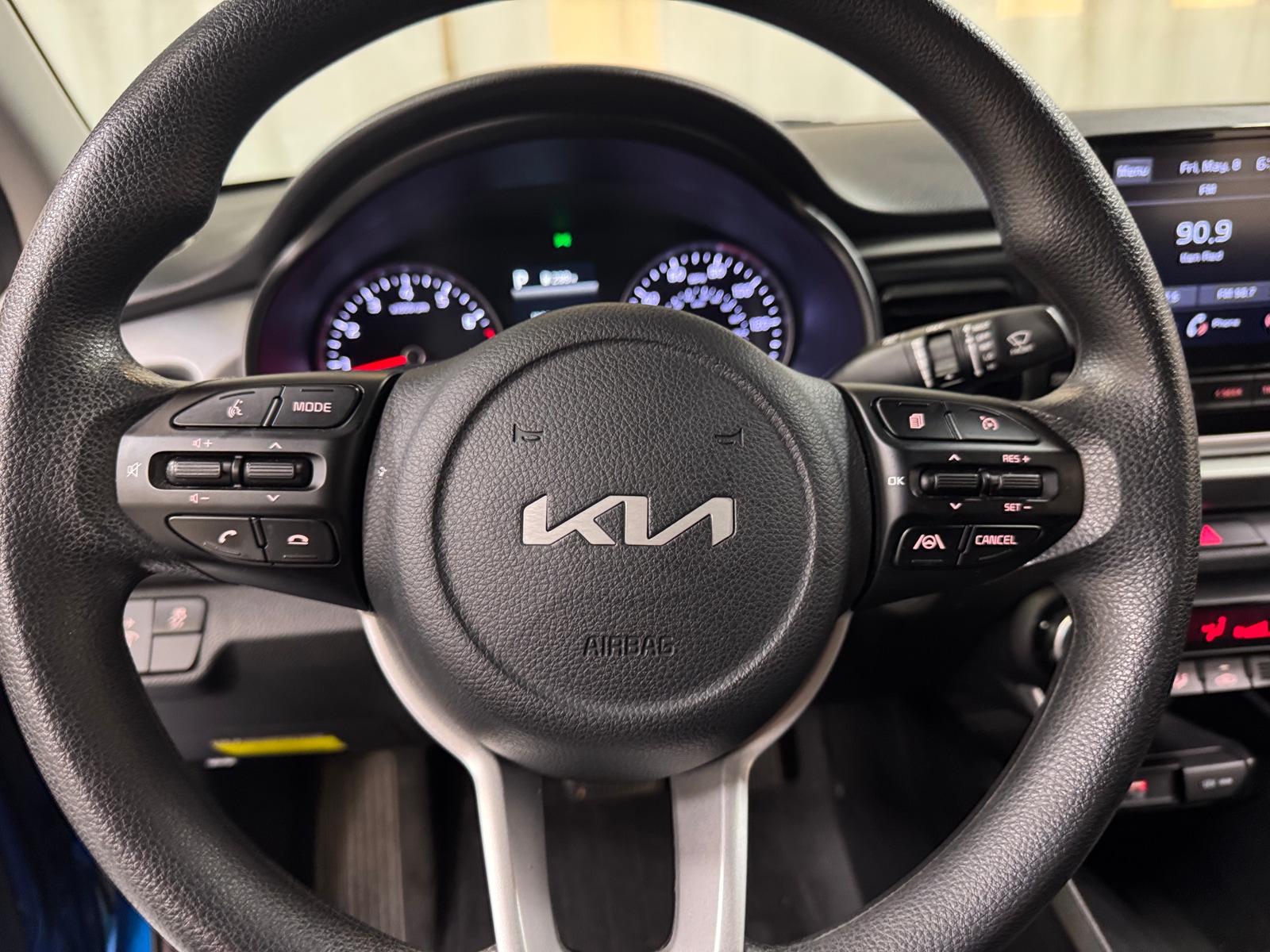 Thumbnail: 2022 Kia Rio - 5