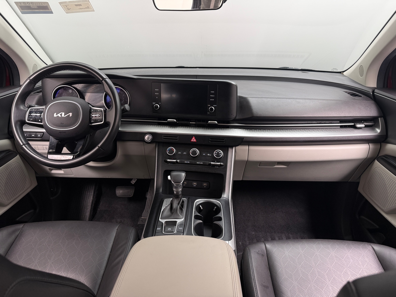 Thumbnail: 2023 Kia Carnival - 2