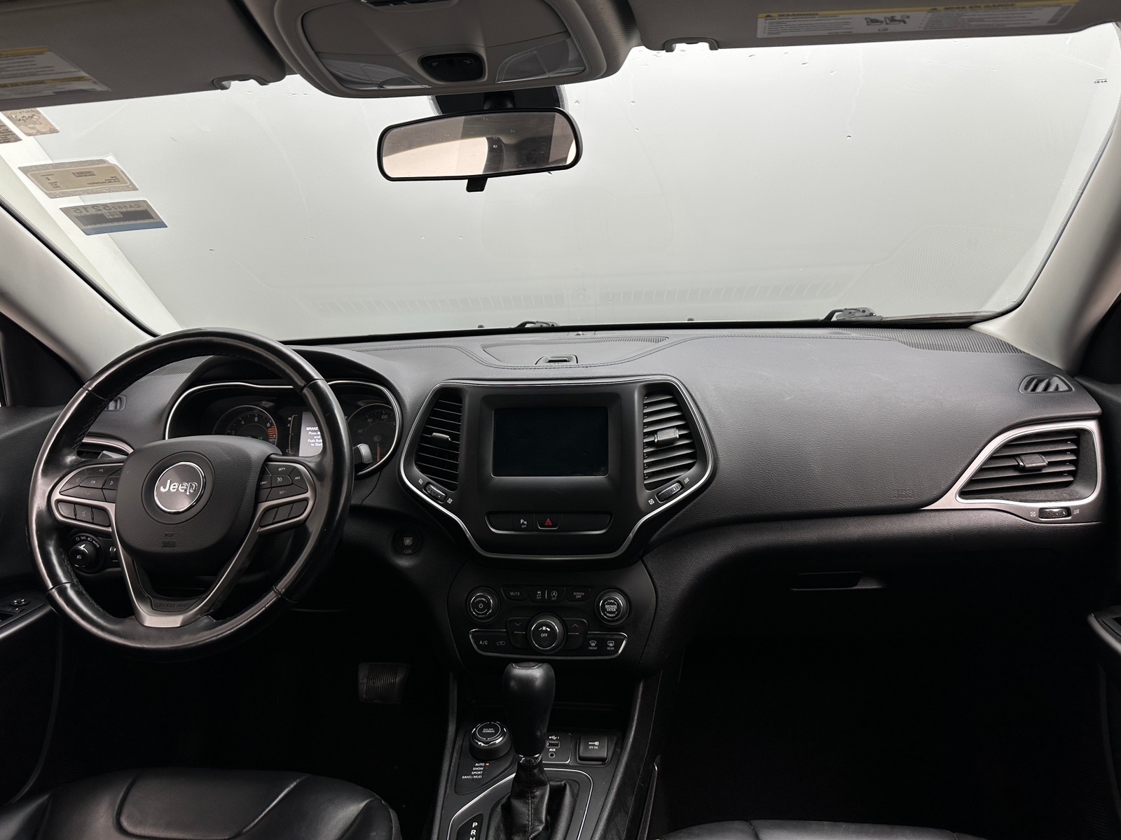 Thumbnail: 2020 Jeep Cherokee - 3