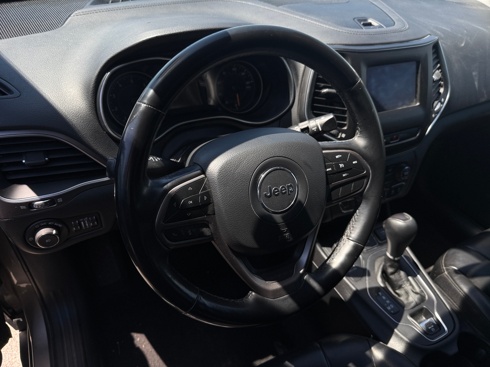 Thumbnail: 2020 Jeep Cherokee - 5