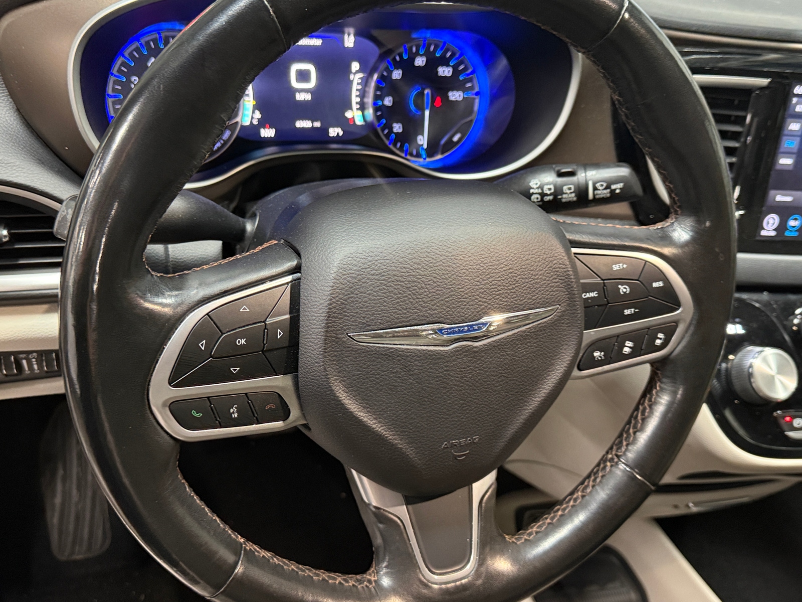 Thumbnail: 2019 Chrysler Pacifica - 4