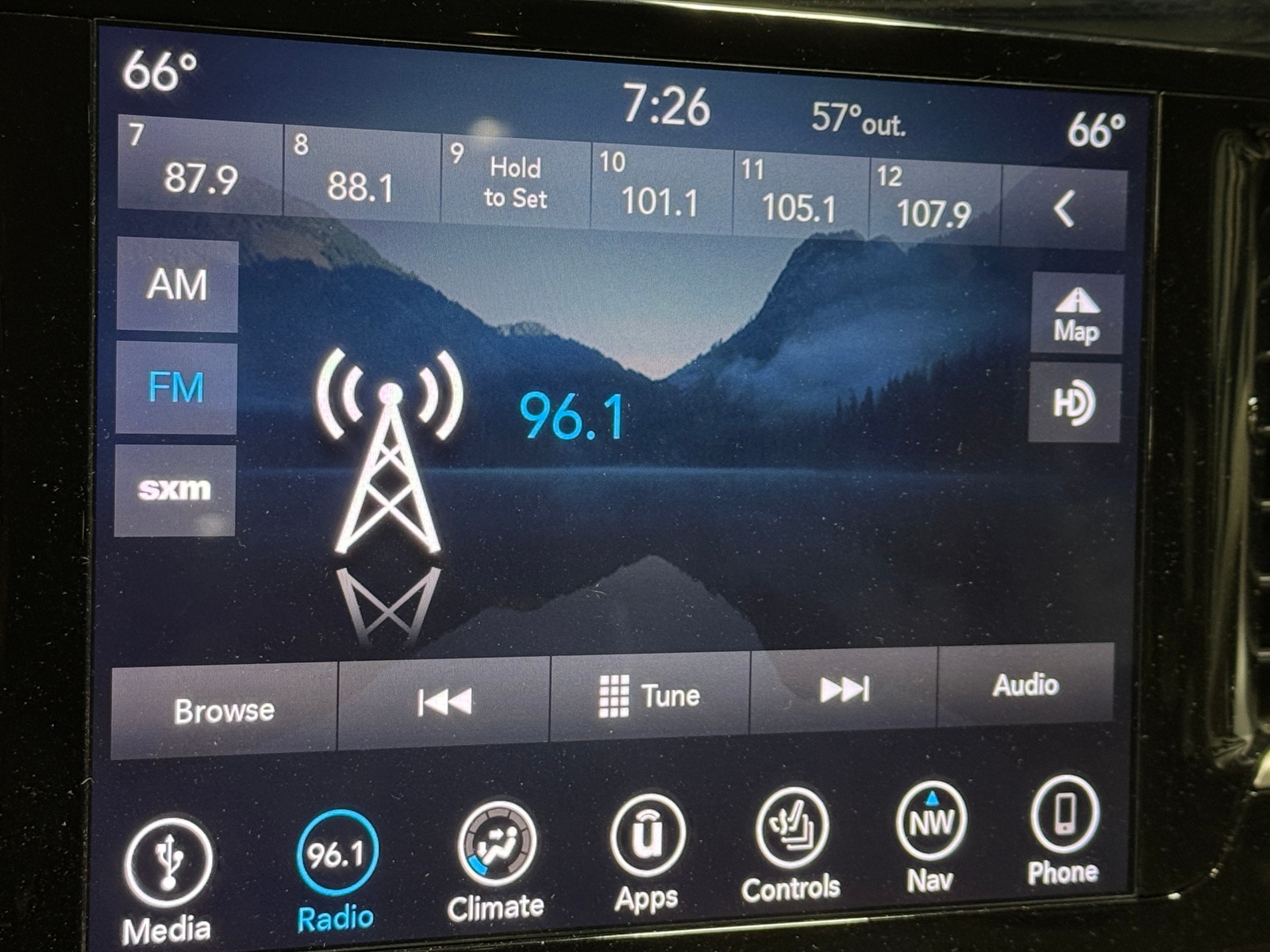 Thumbnail: 2019 Chrysler Pacifica - 3