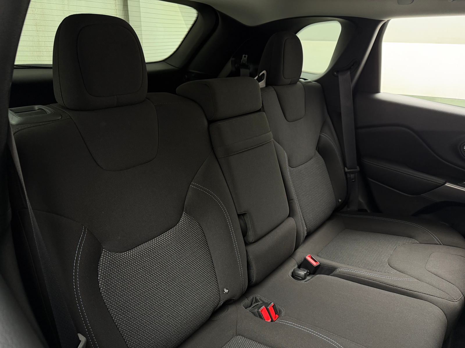 Thumbnail: 2019 Jeep Cherokee - 6