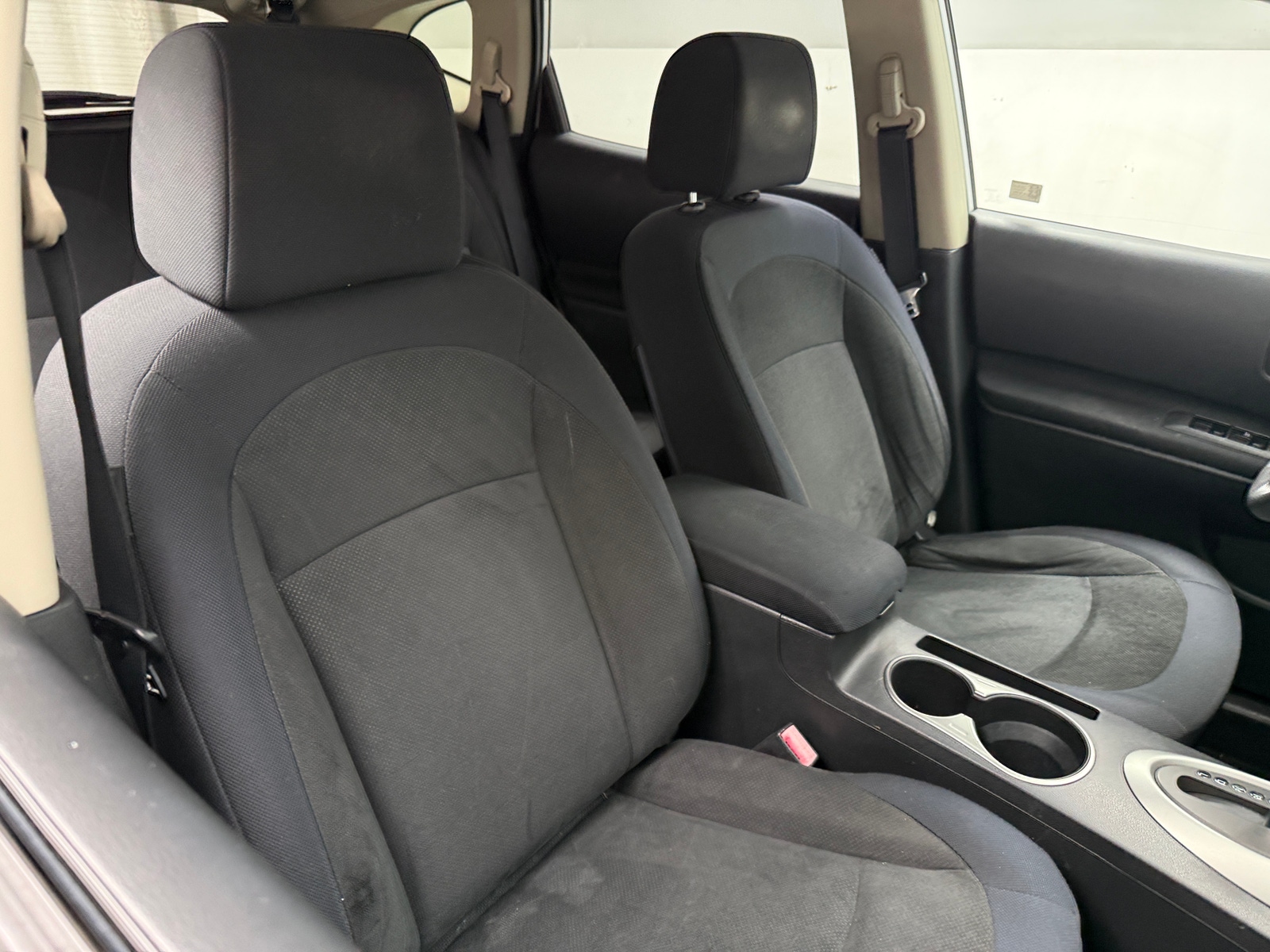 Thumbnail: 2010 Nissan Rogue - 2
