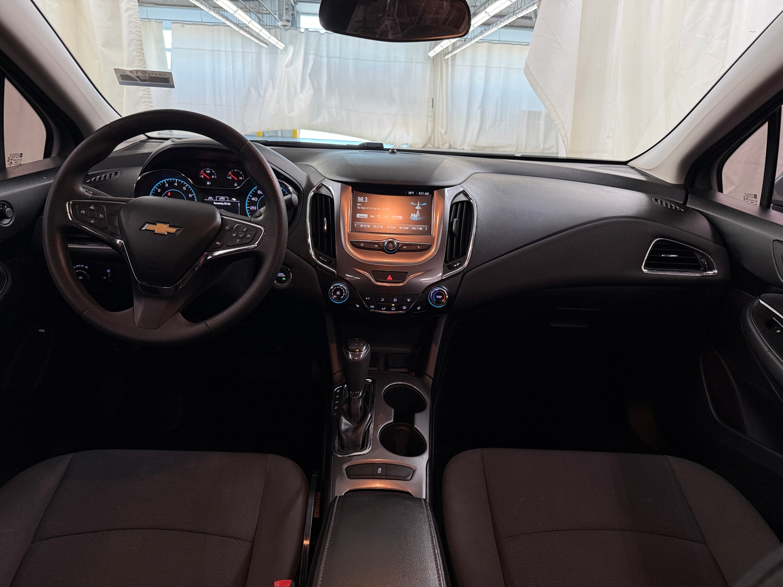 Thumbnail: 2017 Chevrolet Cruze - 3
