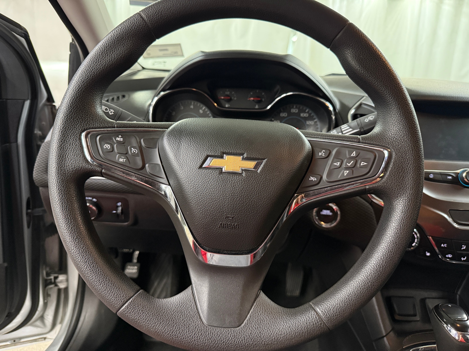Thumbnail: 2017 Chevrolet Cruze - 5