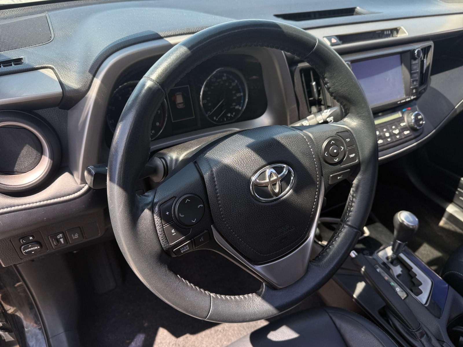 Thumbnail: 2018 Toyota RAV4 - 4