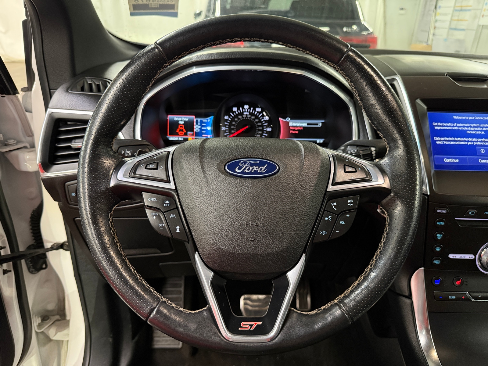 Thumbnail: 2019 Ford Edge - 4