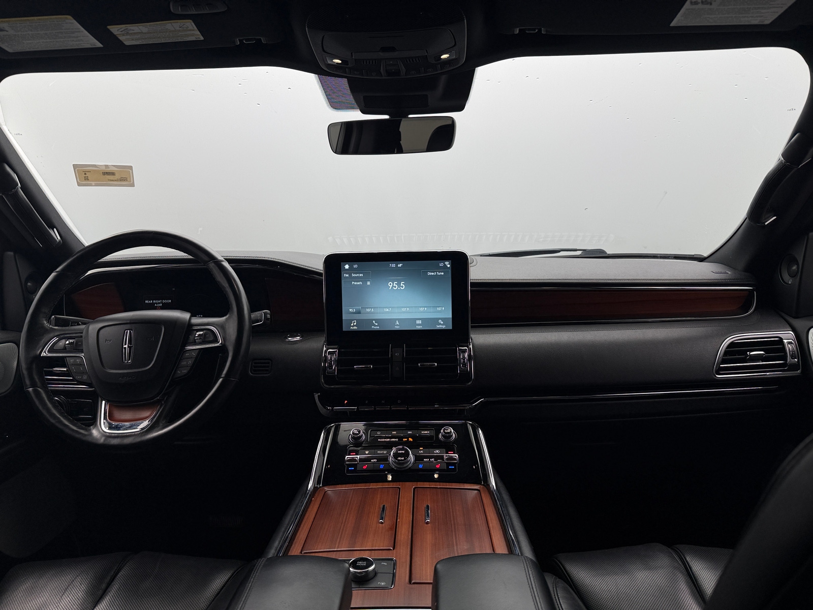 Thumbnail: 2018 Lincoln Navigator L - 2
