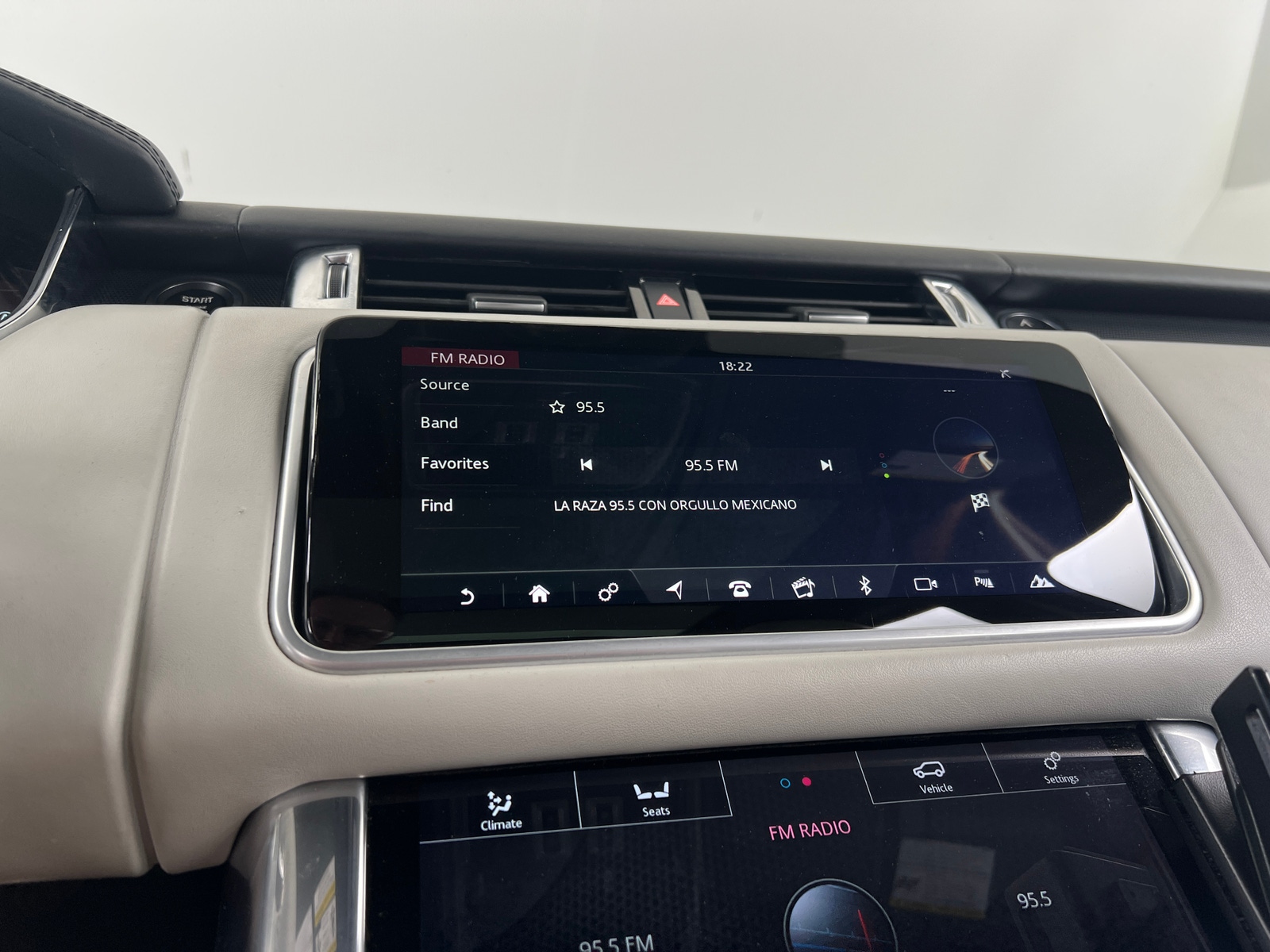 Thumbnail: 2019 Land Rover Range Rover Sport - 3