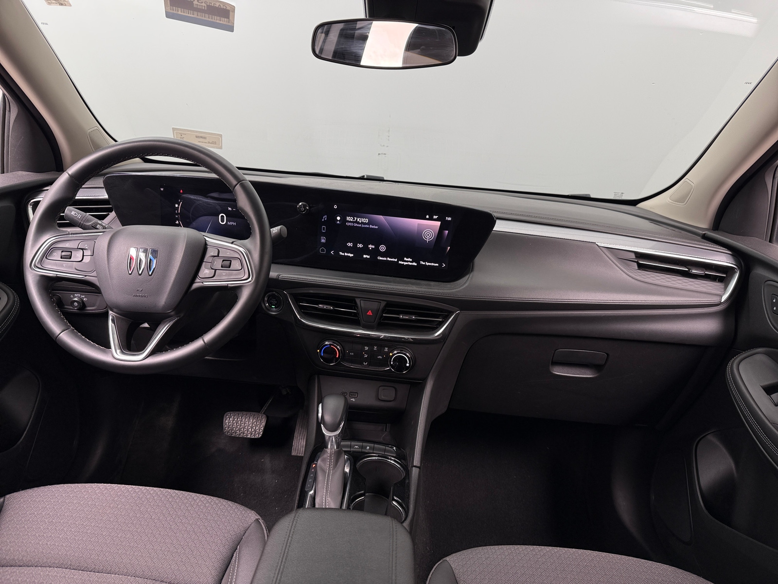 Thumbnail: 2025 Buick Encore GX - 3