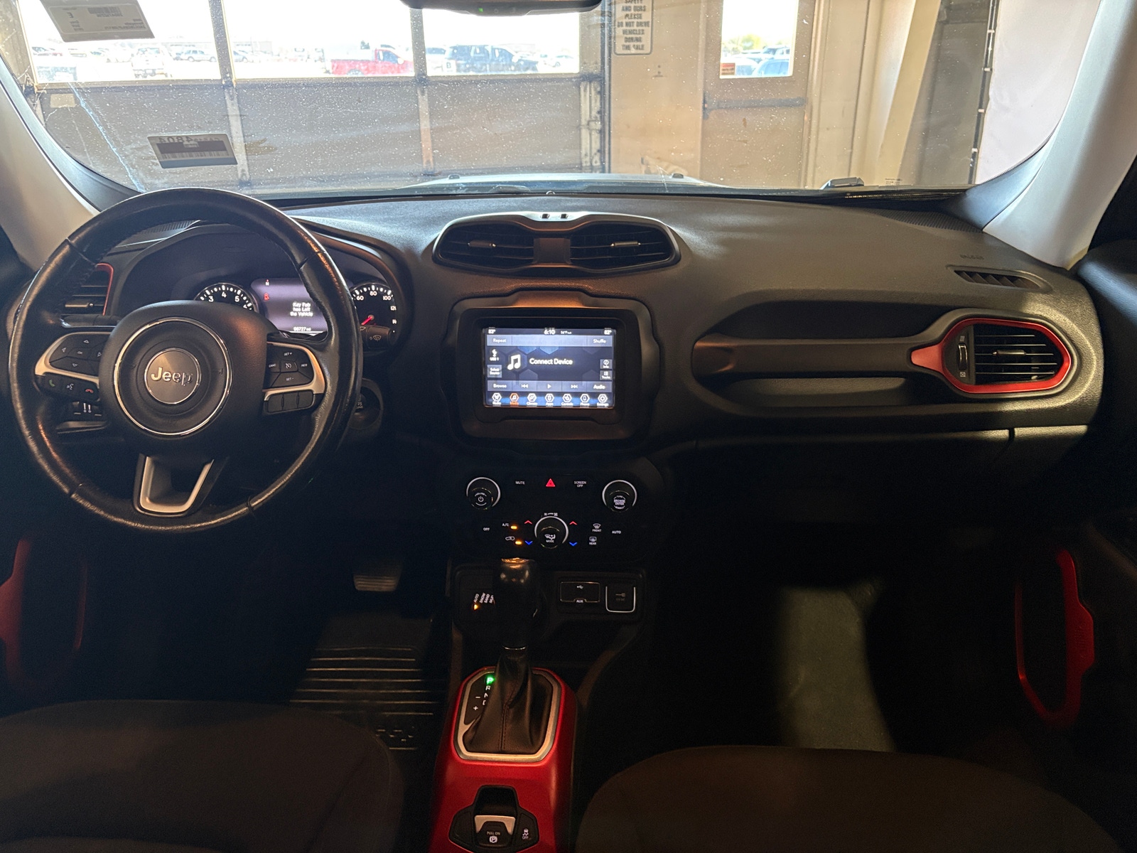 Thumbnail: 2018 Jeep Renegade - 3