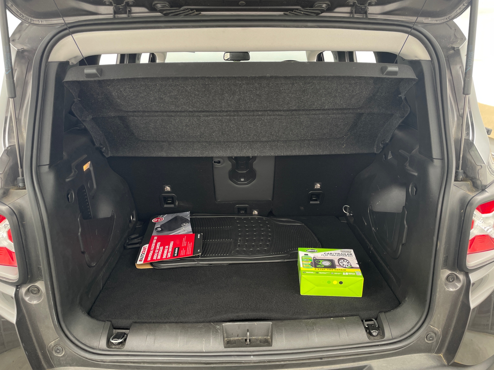 Thumbnail: 2021 Jeep Renegade - 6