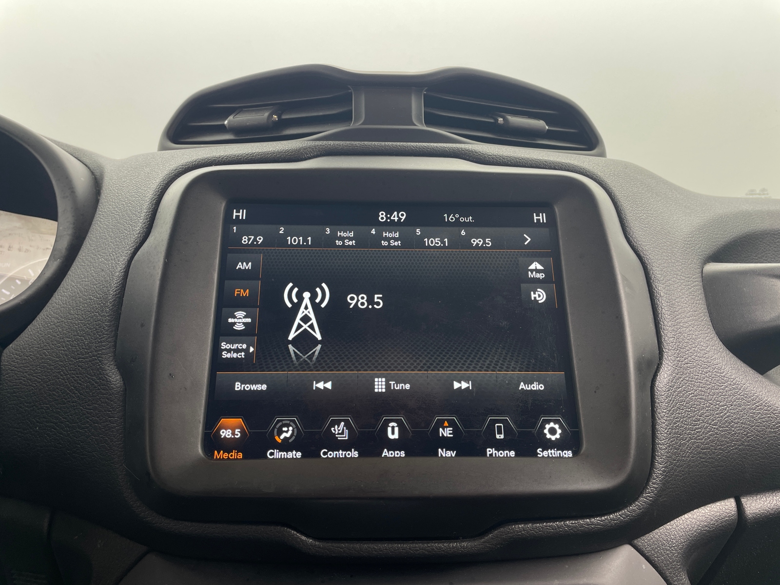 Thumbnail: 2021 Jeep Renegade - 3