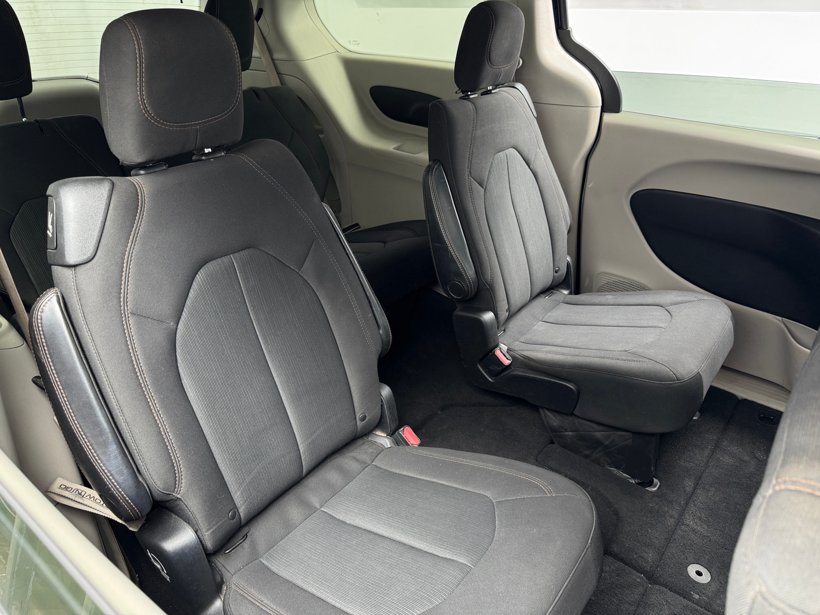 Thumbnail: 2018 Chrysler Pacifica - 6
