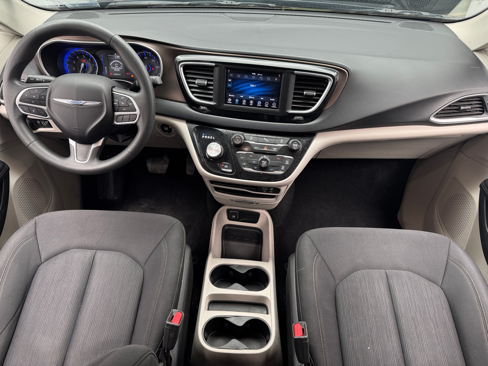Thumbnail: 2018 Chrysler Pacifica - 3