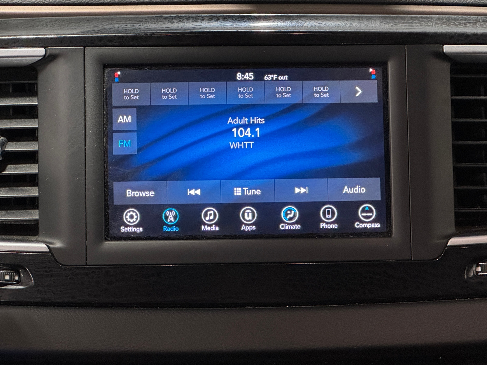 Thumbnail: 2018 Chrysler Pacifica - 4