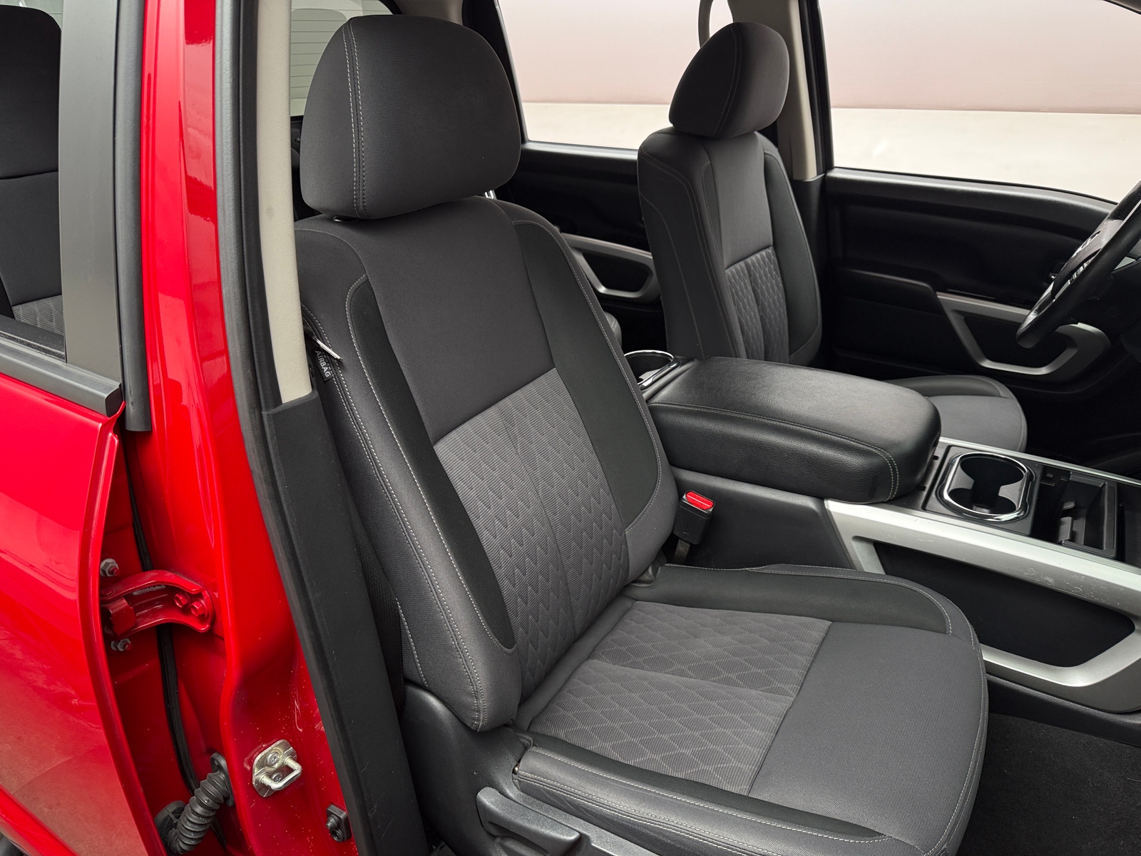 Thumbnail: 2021 Nissan Titan - 2